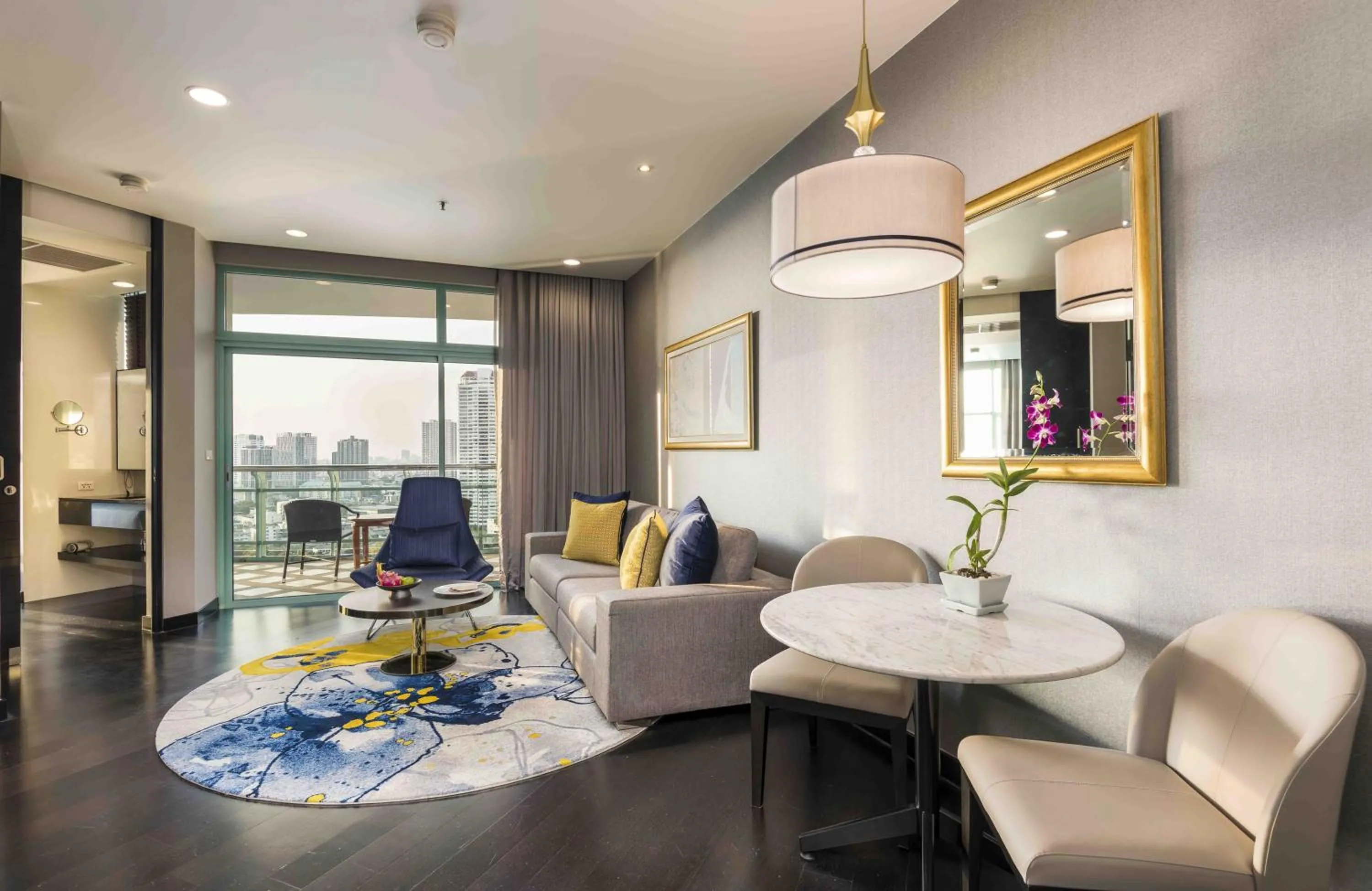 Living room in Chatrium Hotel Riverside Bangkok