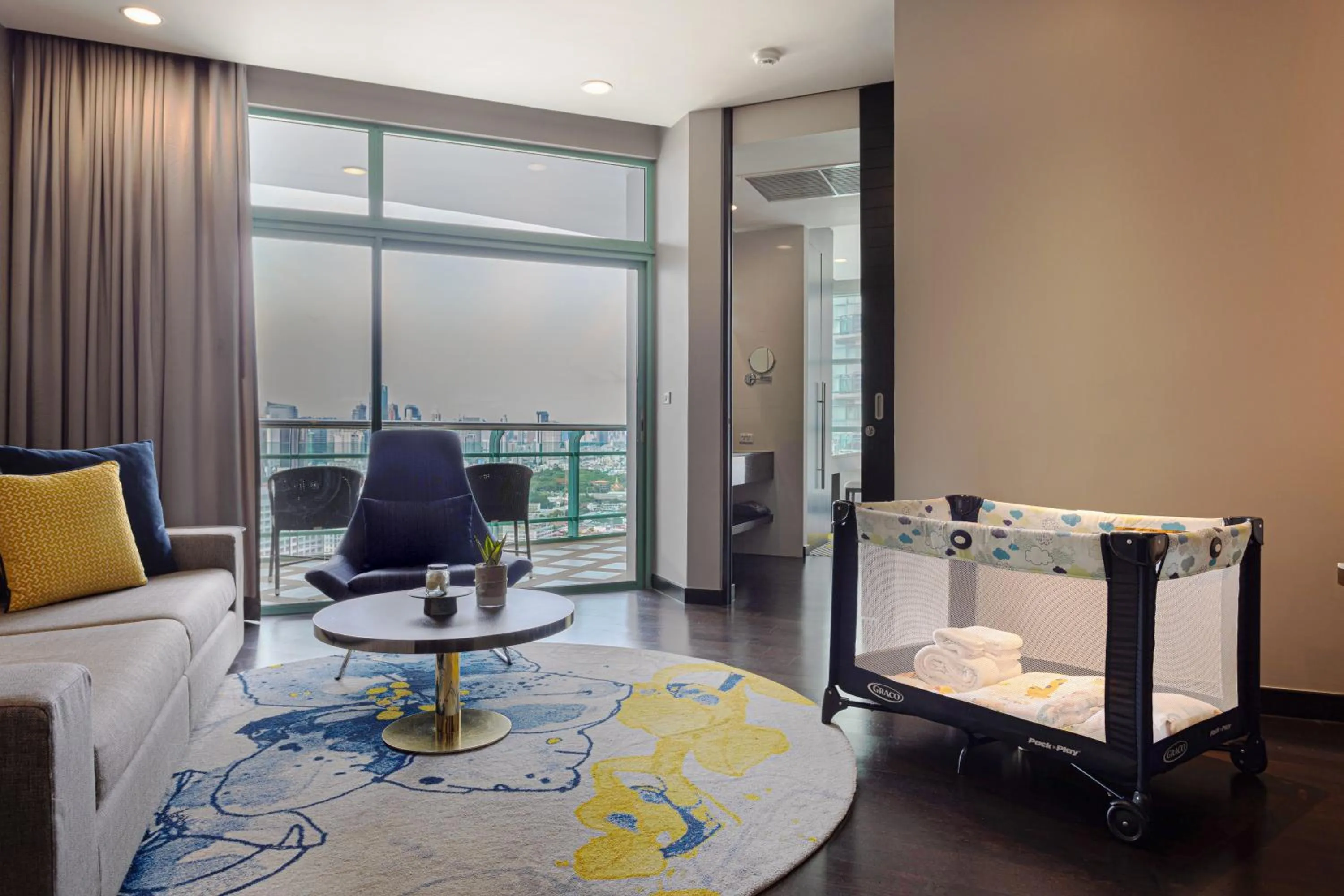 Guests, Bed in Chatrium Hotel Riverside Bangkok