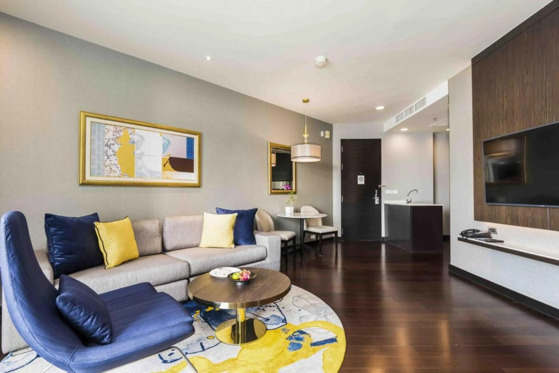 TV and multimedia in Chatrium Hotel Riverside Bangkok