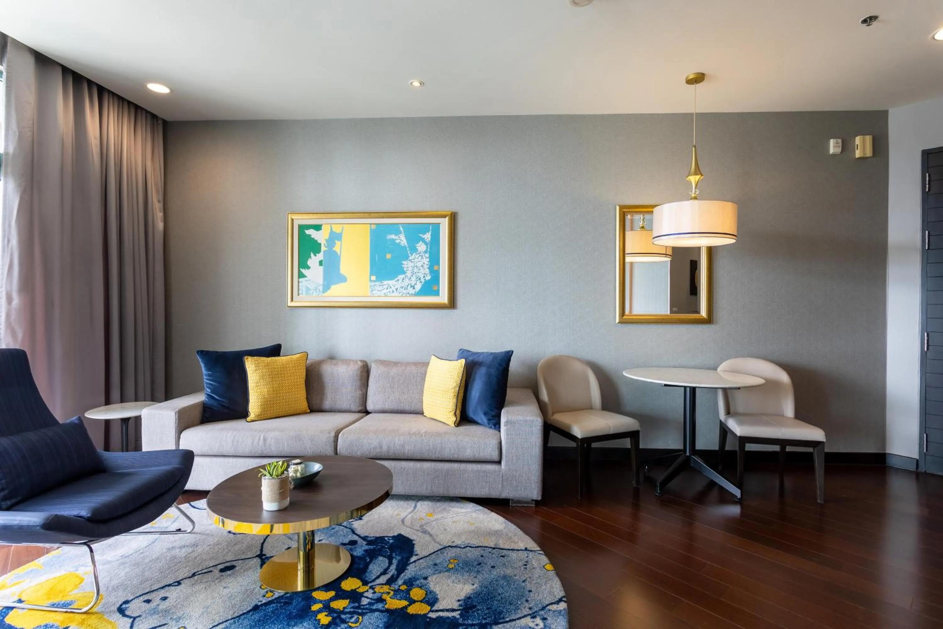 Seating area in Chatrium Hotel Riverside Bangkok