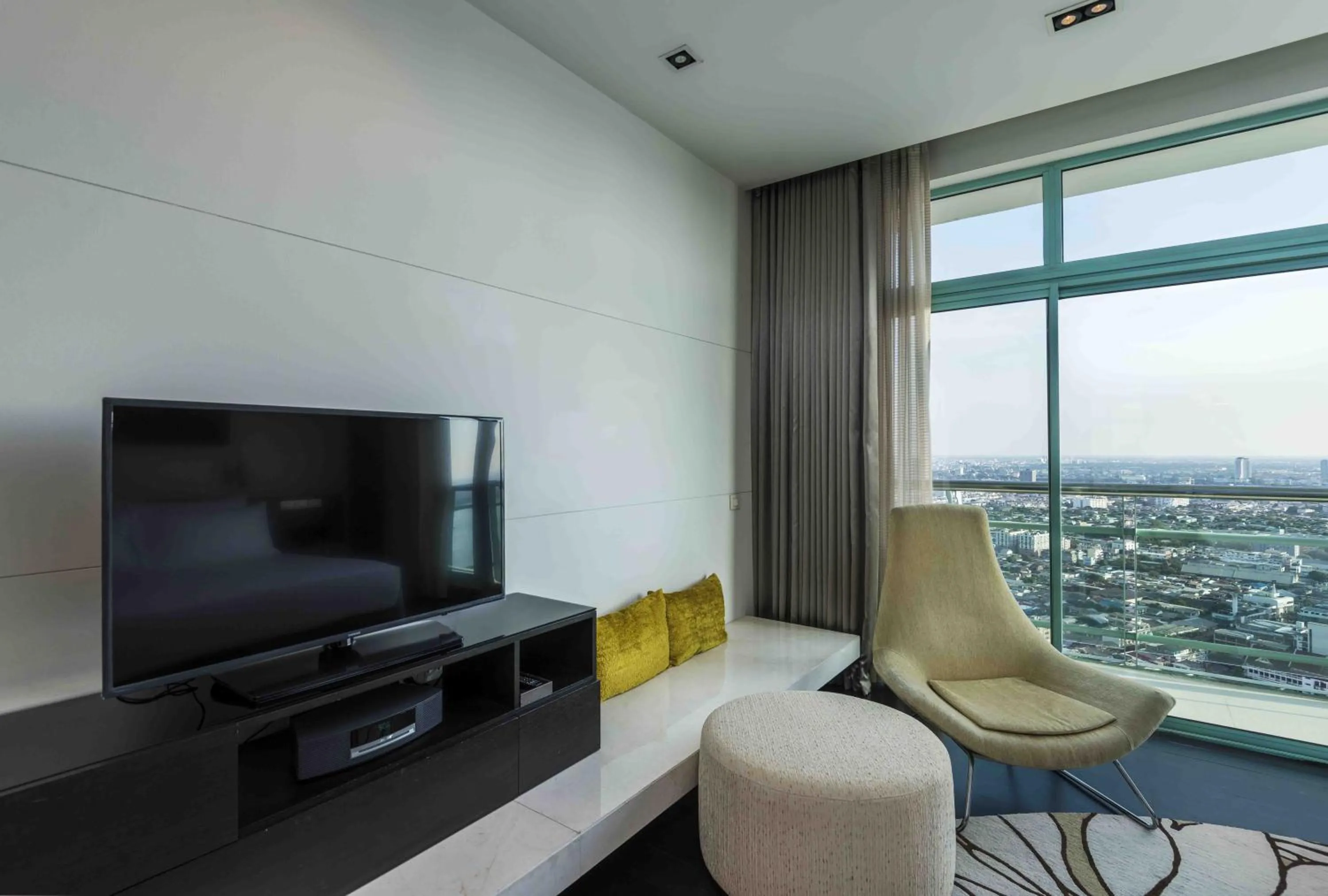 TV and multimedia in Chatrium Hotel Riverside Bangkok