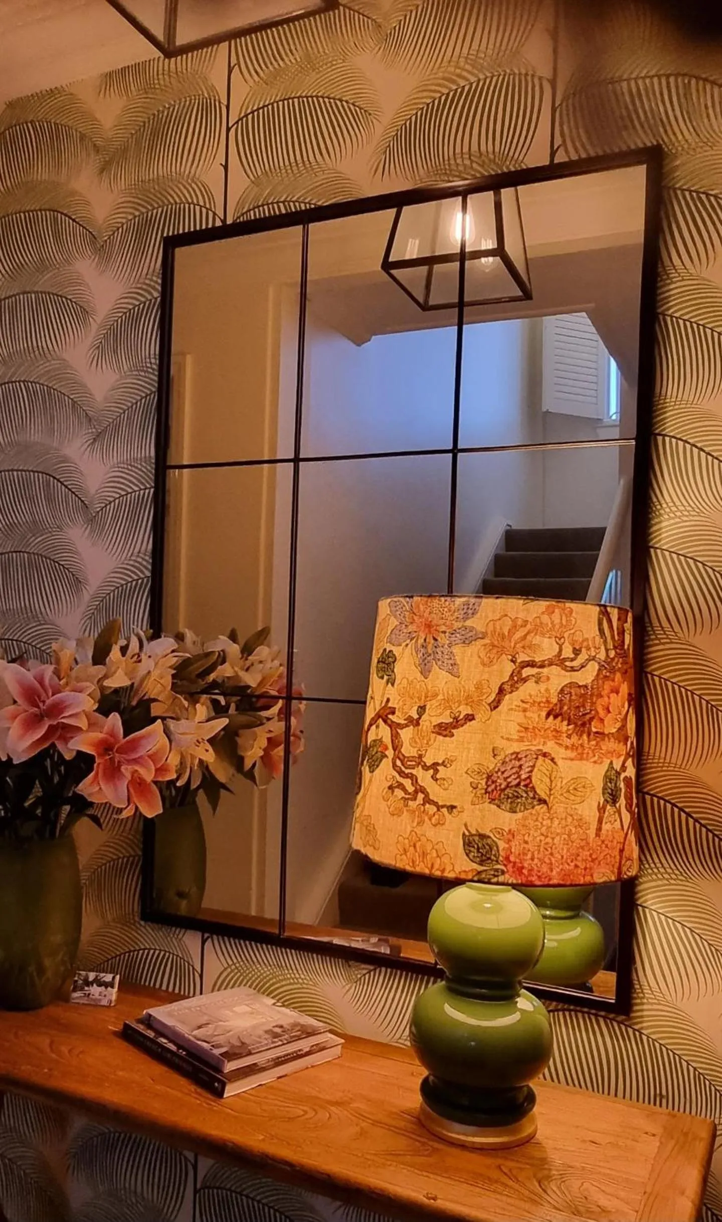 Facade/entrance in Edward Lodge New Fam