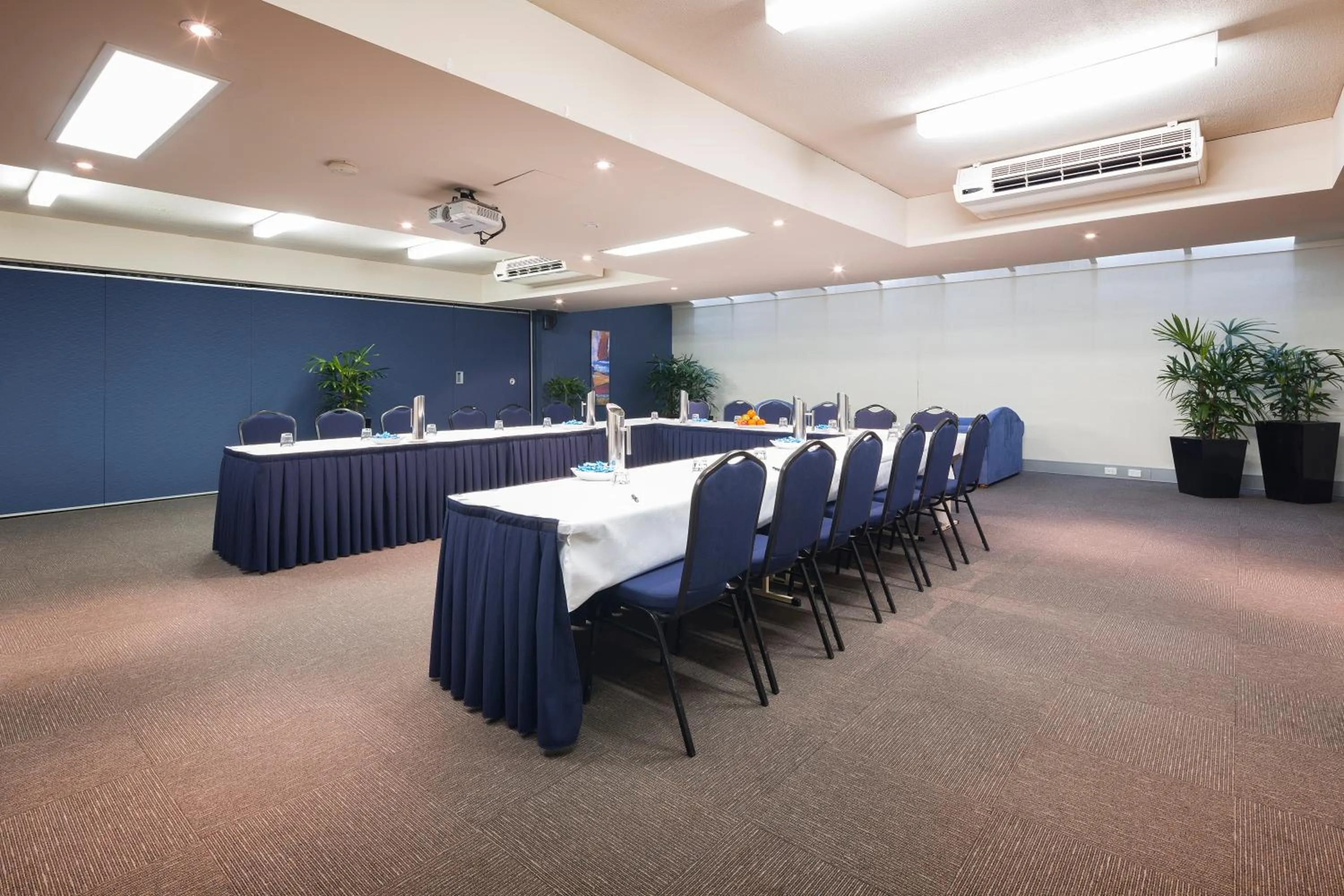 Meeting/conference room in Canberra Parklands Central Apartment Hotel Official