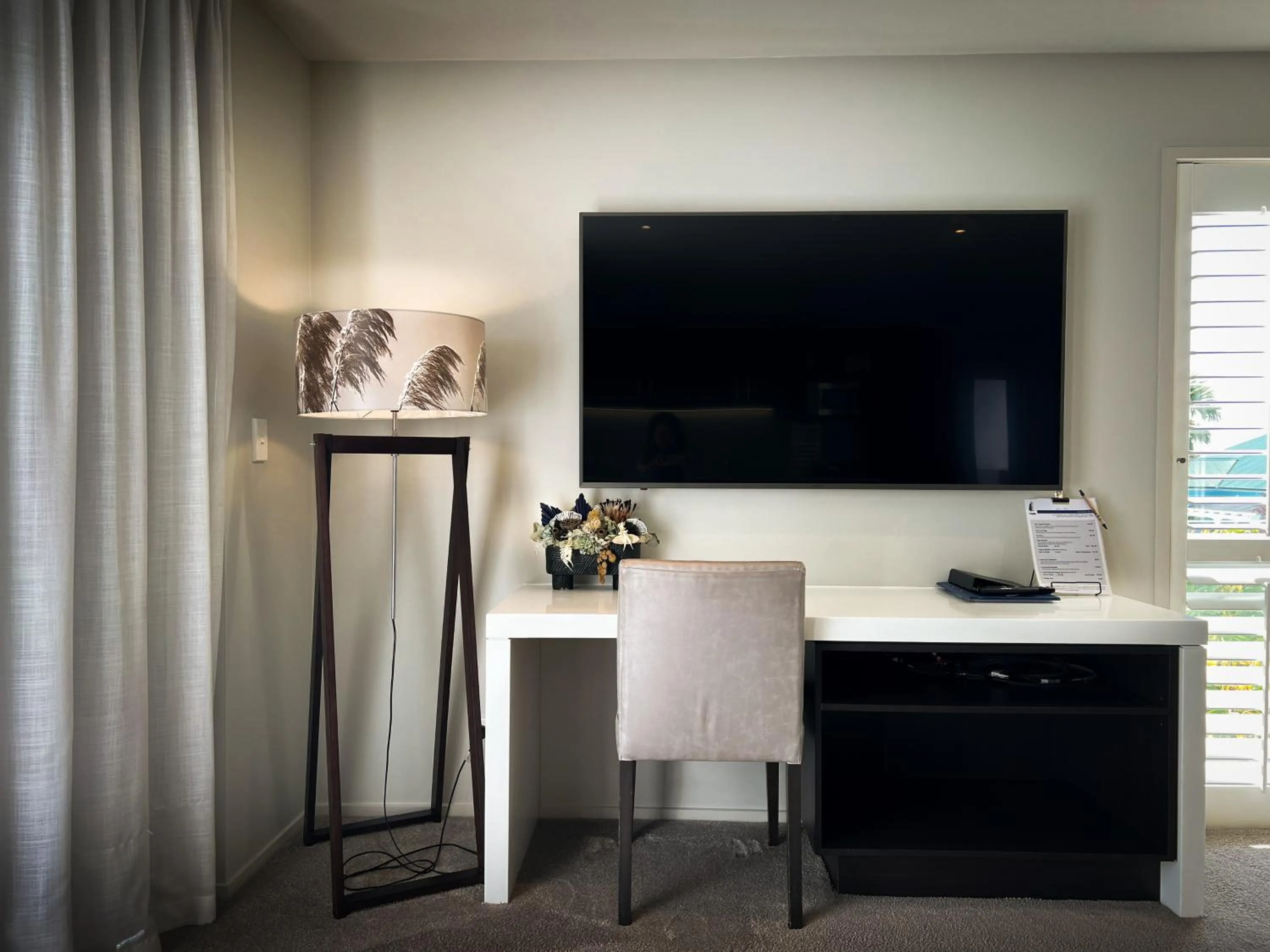 TV and multimedia in The Sails Nelson