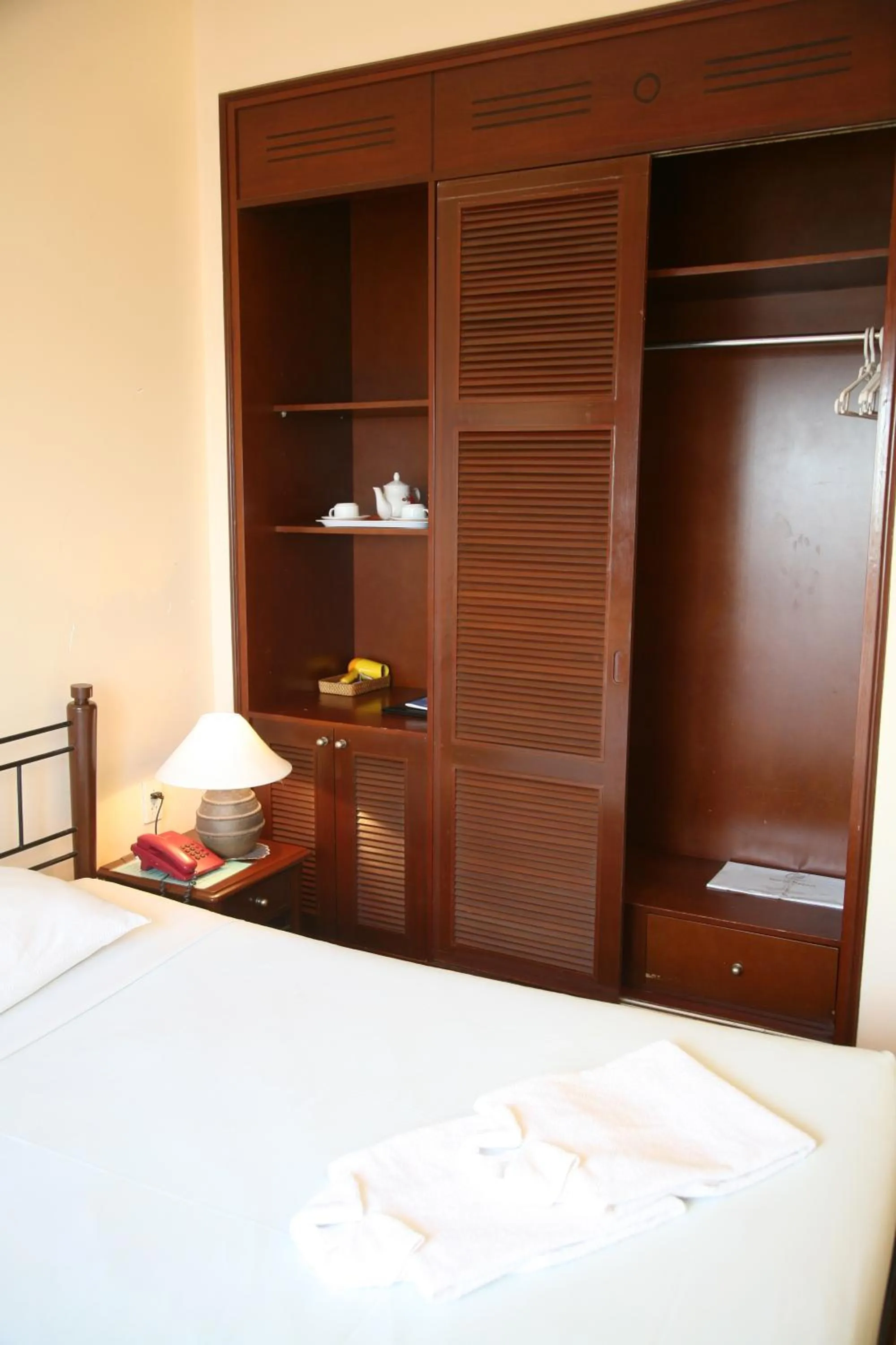 Bedroom, Bed in Mui Ne Resort