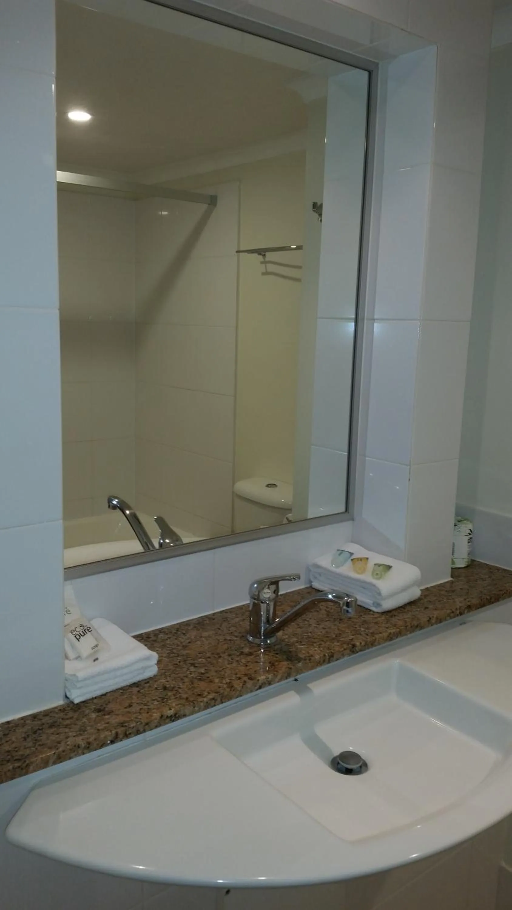 Bathroom in Airport Heritage Motel