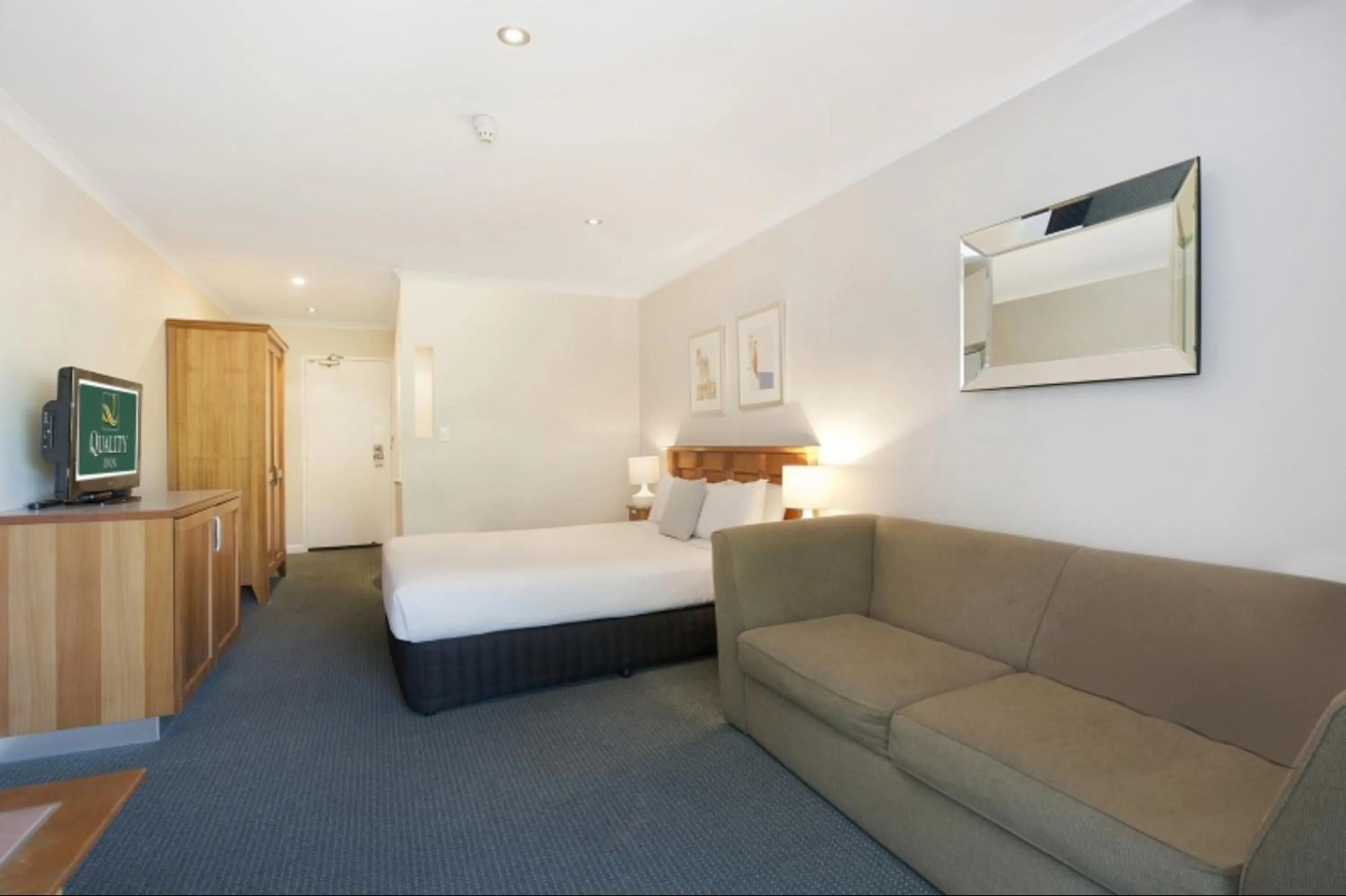 Bedroom in Airport Heritage Motel