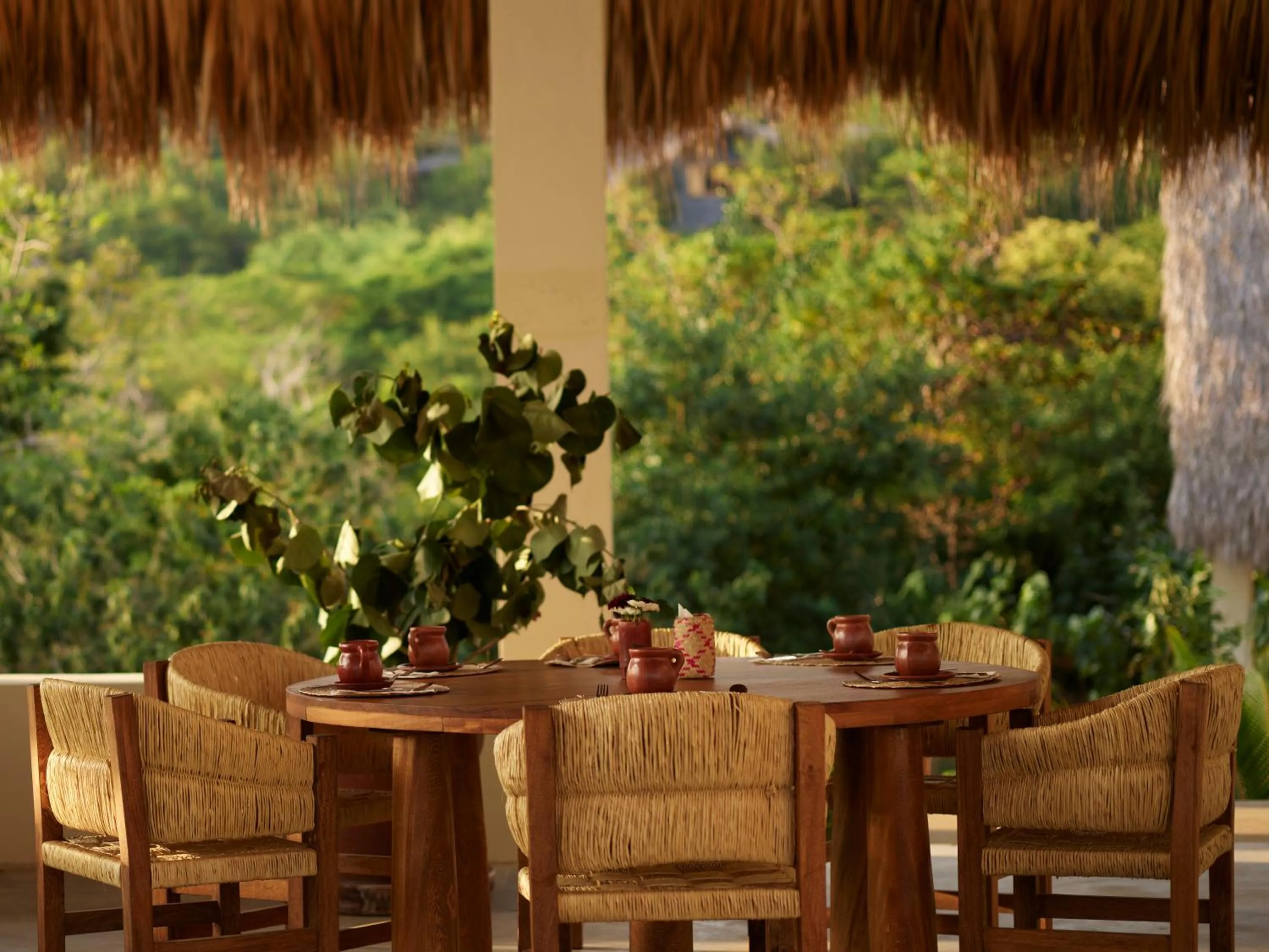 Restaurant/places to eat in Cocolia Hotel