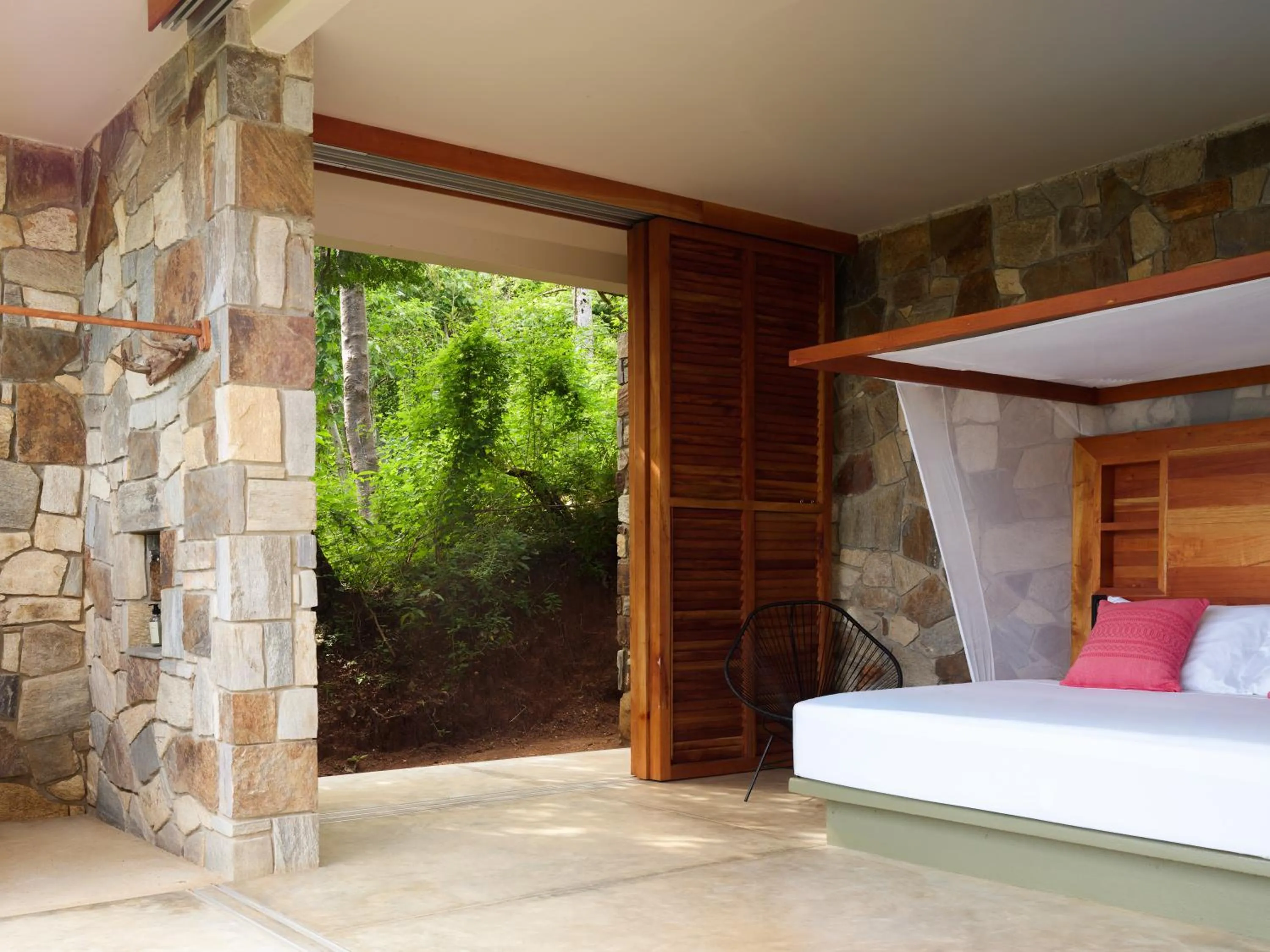 Garden view, Bed in Cocolia Hotel