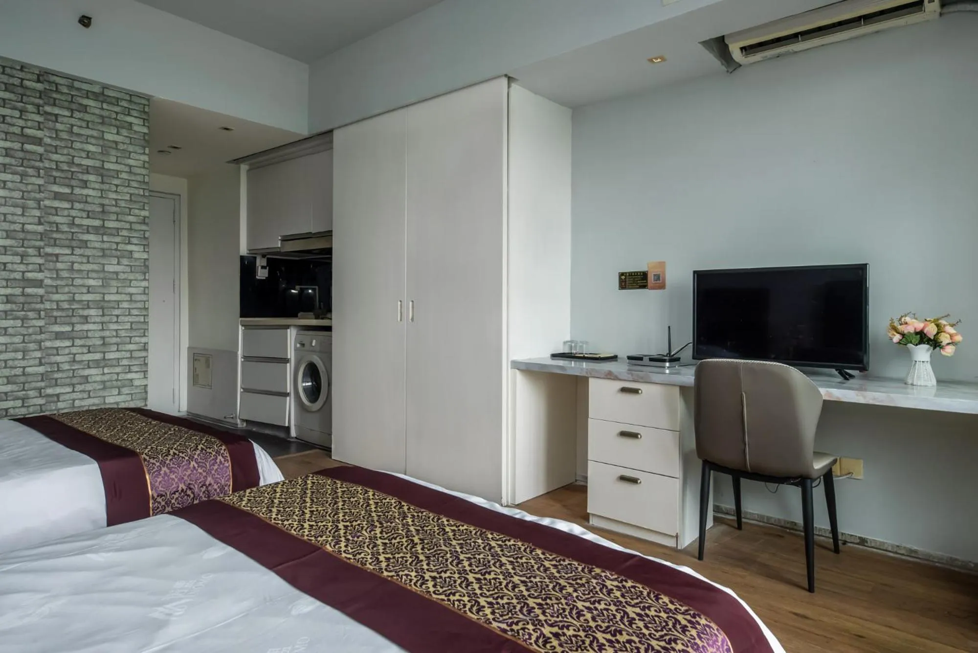 Bed in Mihua Times You Apartment