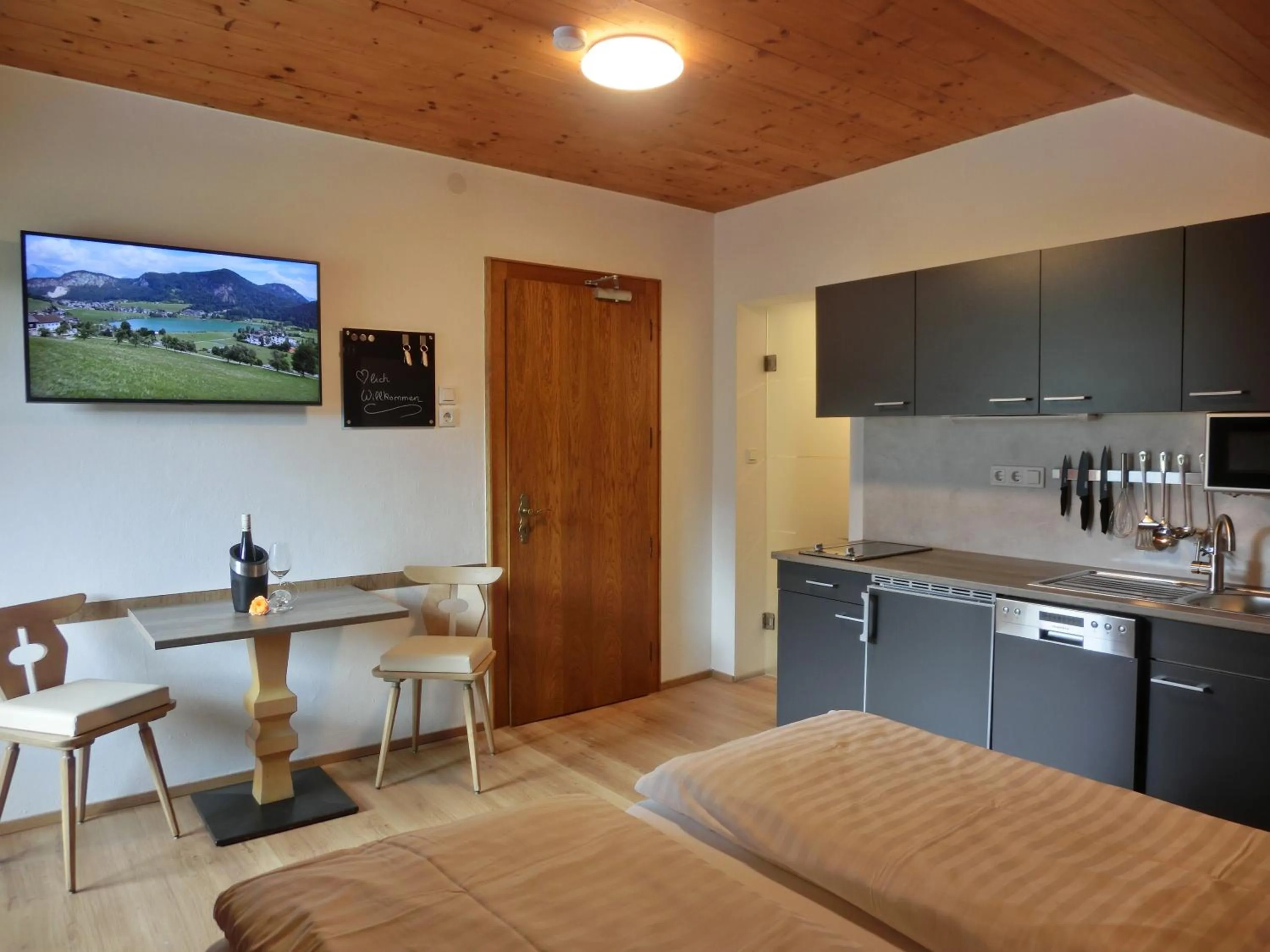 TV and multimedia in Aparthotel Buchauer-Tirol