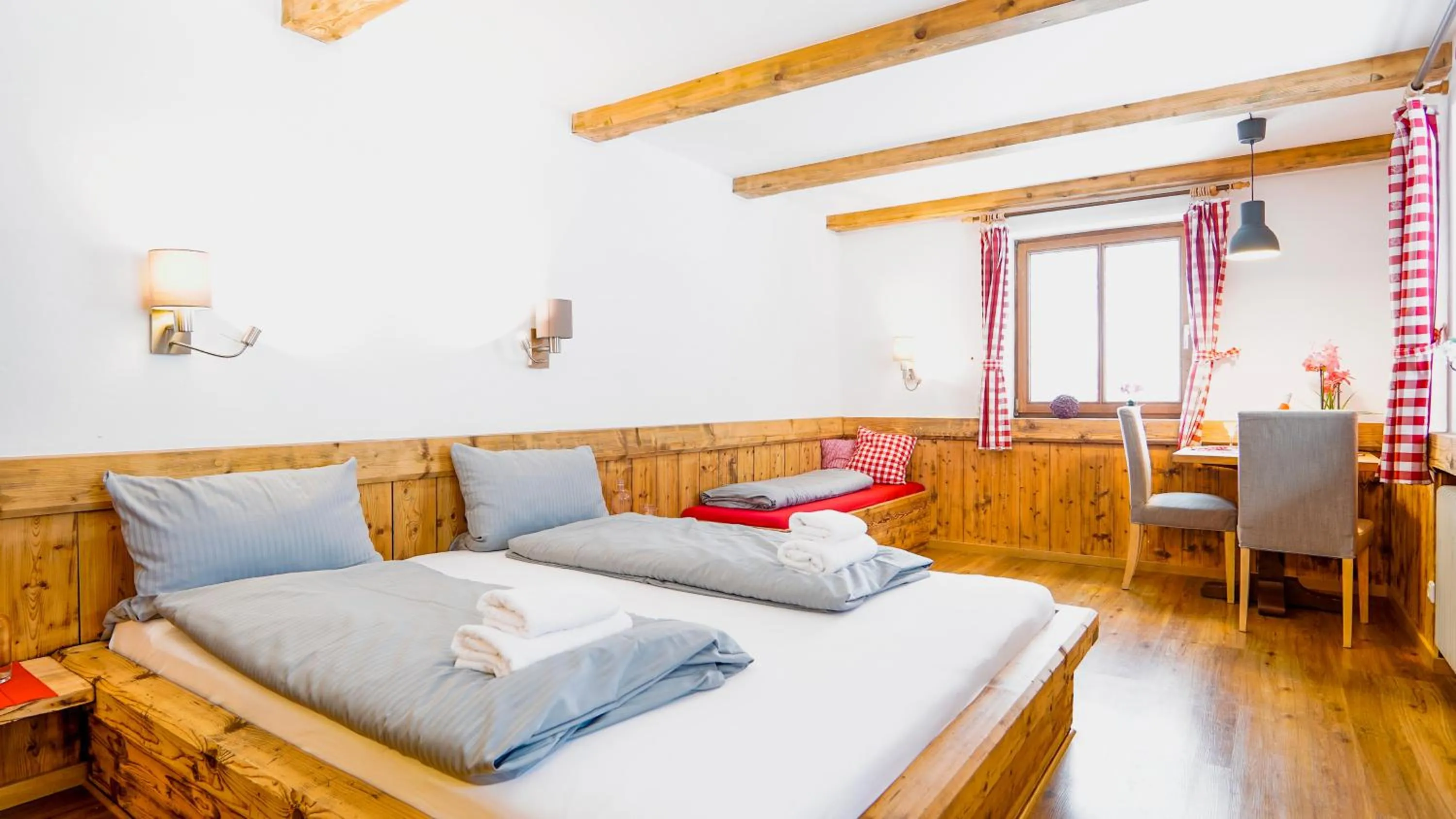 Bed in Landgasthof zum Papyrer - Erholung im Urlaubsgebiet