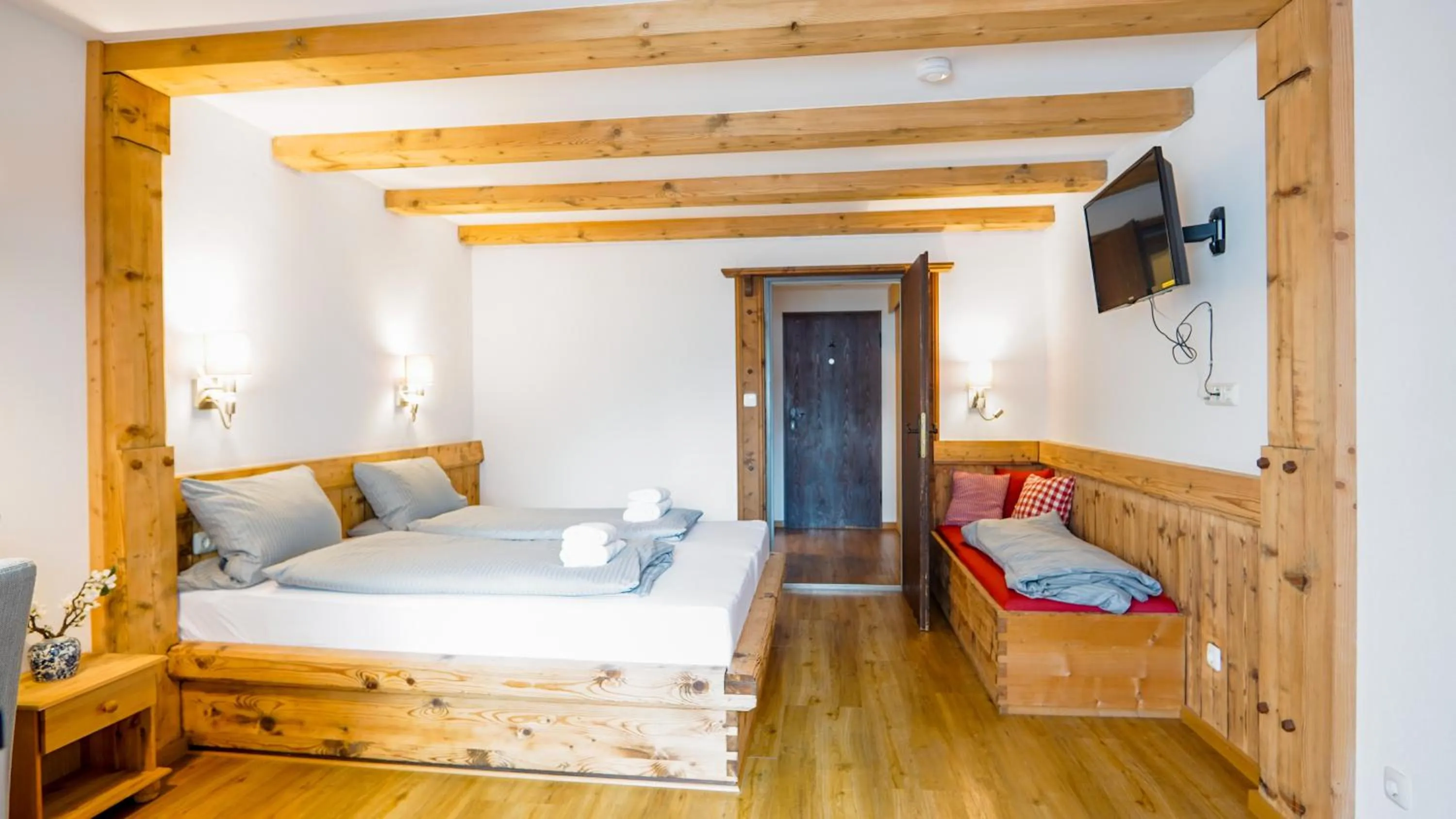 Bed in Landgasthof zum Papyrer - Erholung im Urlaubsgebiet