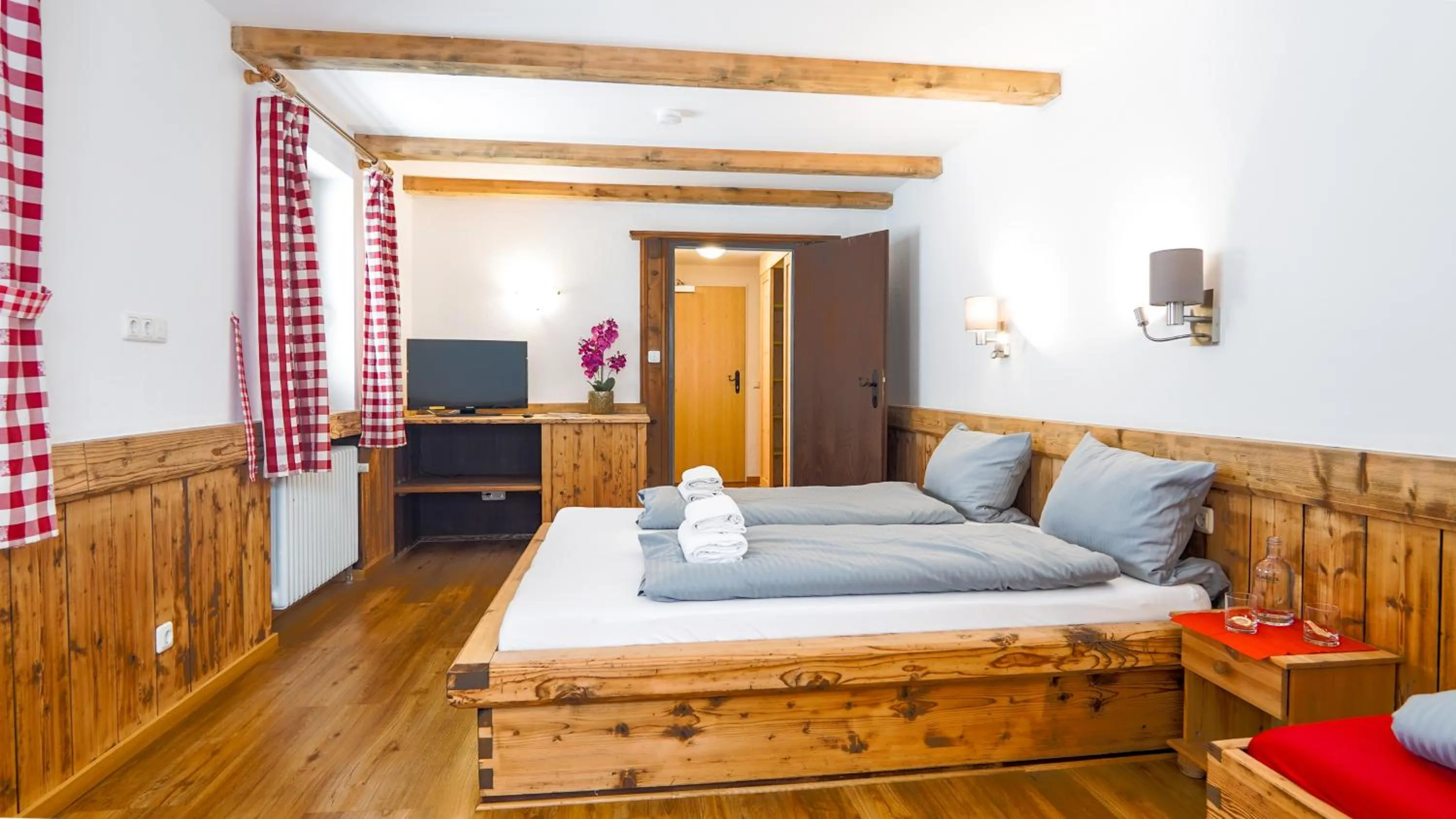 Bed in Landgasthof zum Papyrer - Erholung im Urlaubsgebiet
