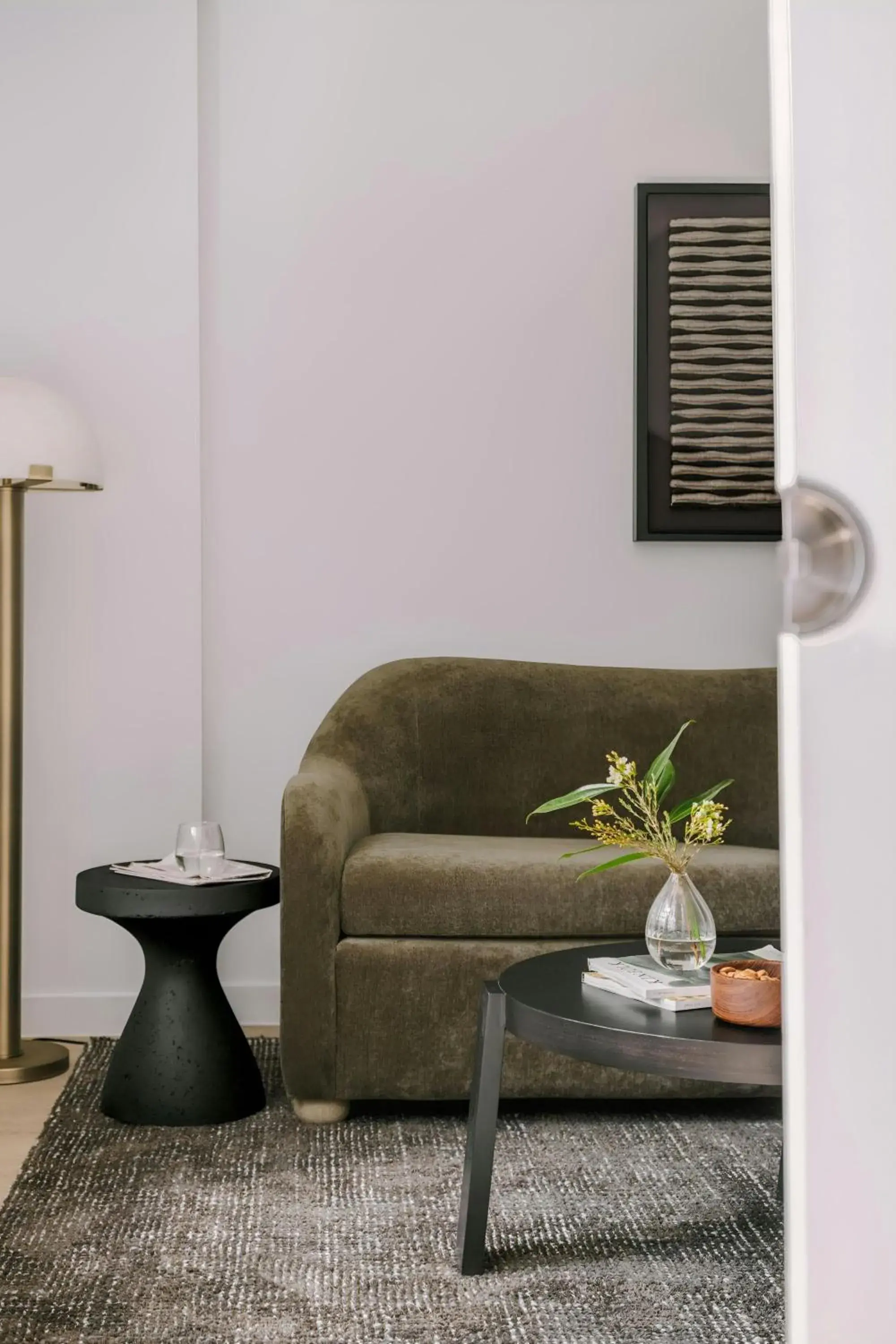 One-Bedroom Apartment with Queen and Sofa Bed in Sonder by Marriott Bonvoy The Nash Apartments Midtown East One-Bedroom Apartment with Queen and Sofa Bed in Sonder by Marriott Bonvoy The Nash Apartments Midtown East