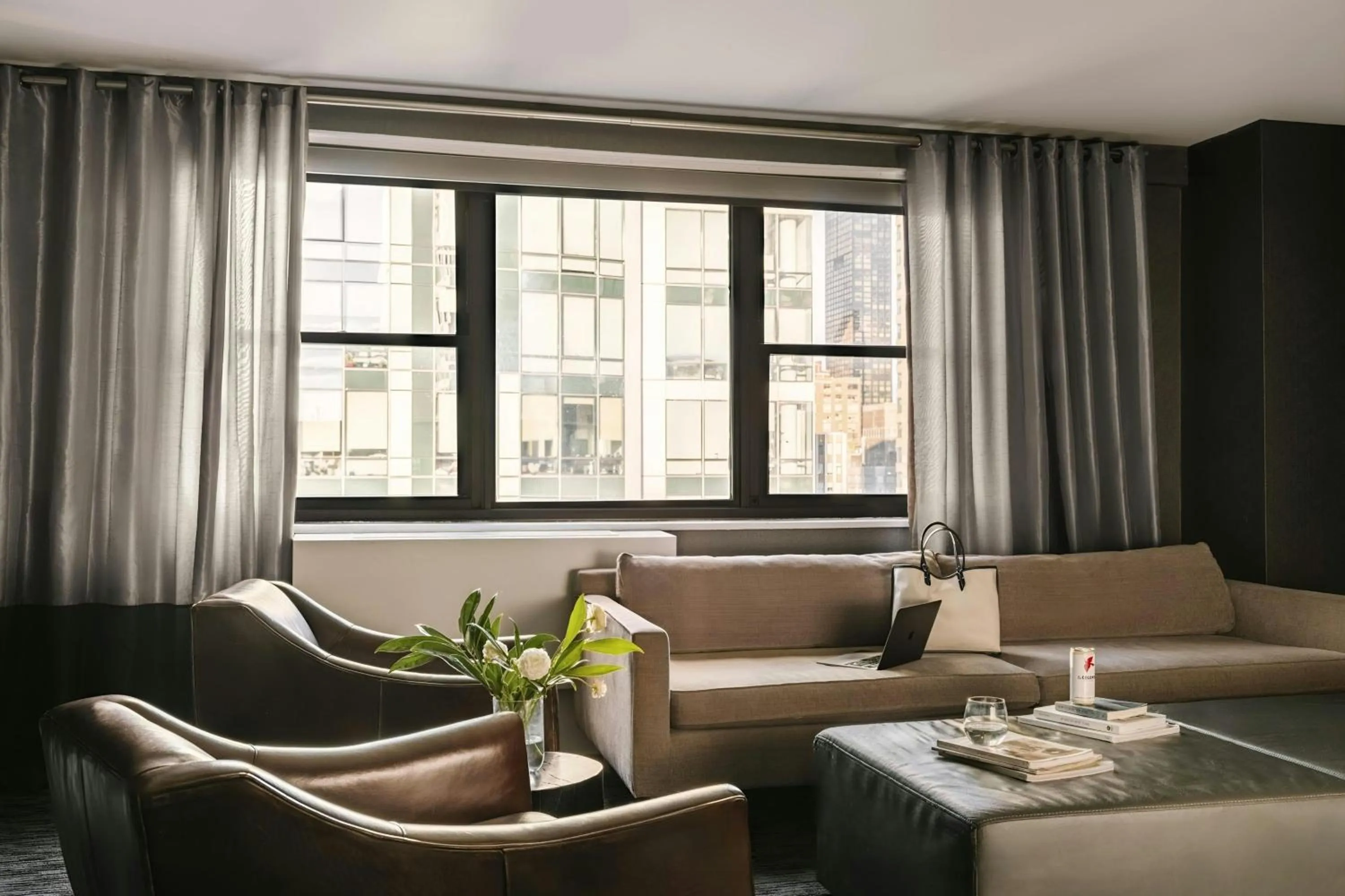Lounge or bar in Sonder by Marriott Bonvoy The Nash Apartments Midtown East