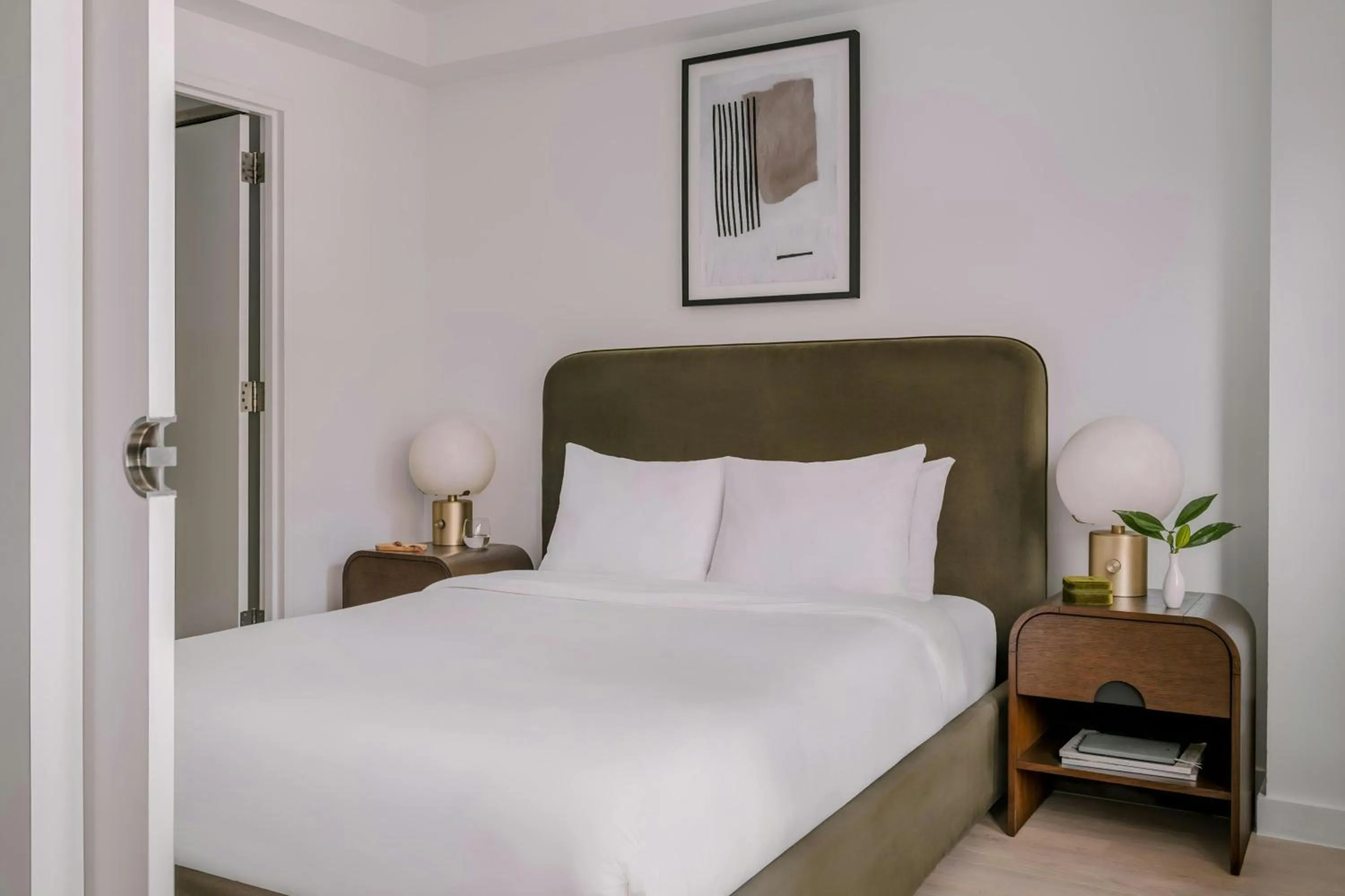 Bedroom, Bed in Sonder by Marriott Bonvoy The Nash Apartments Midtown East