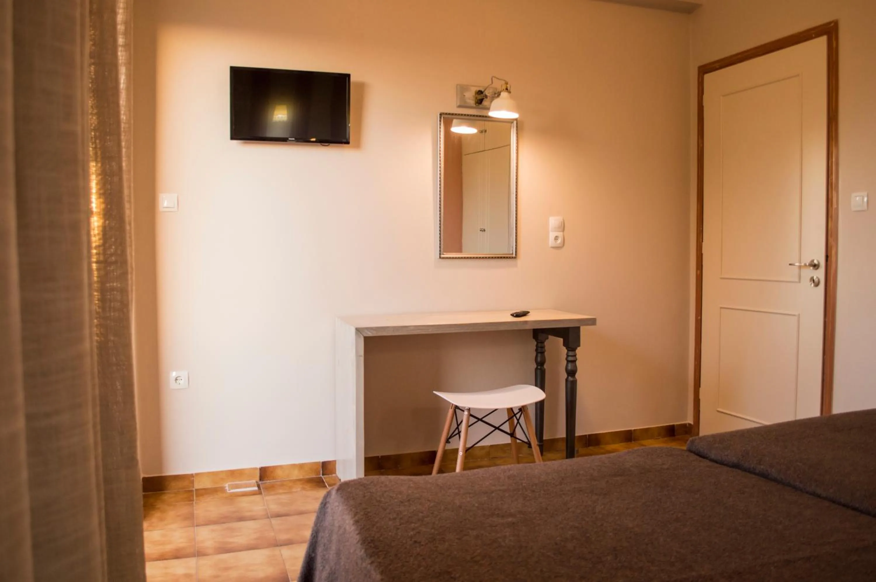 Bedroom, Bed in Nireas Hotel