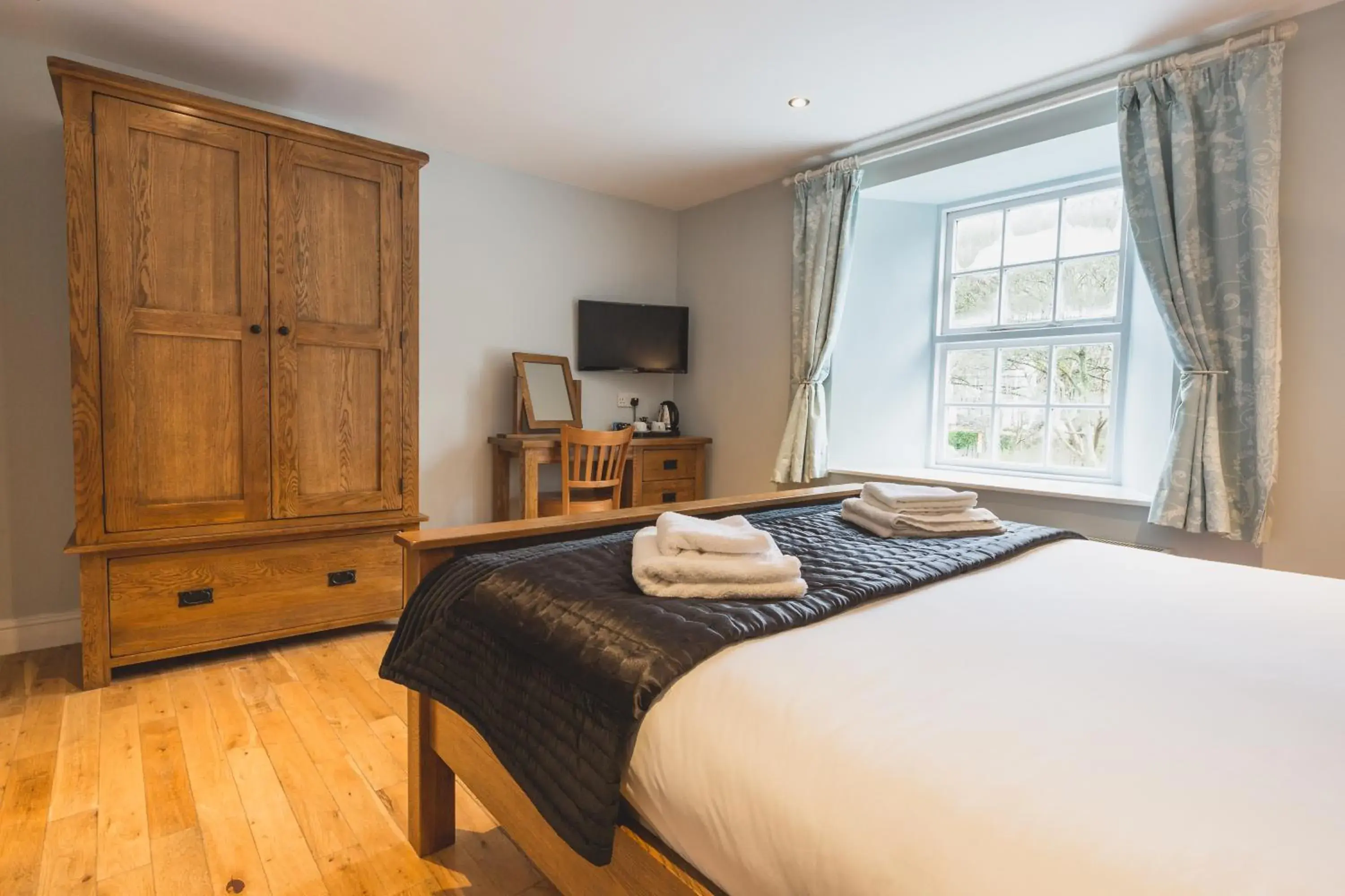 Deluxe Double Room in The Cambrian Inn Deluxe Double Room in The Cambrian Inn