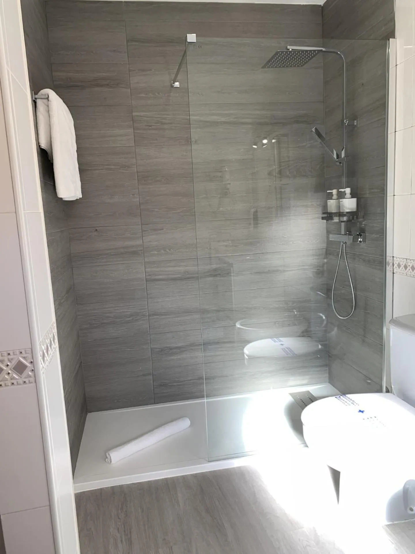 Bathroom in Hostal el Rocio