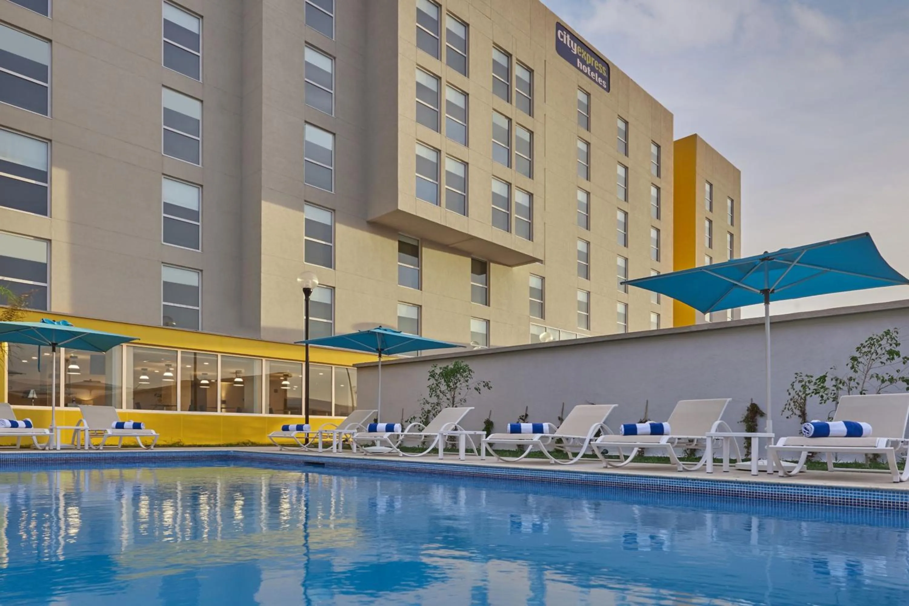 Swimming pool in City Express by Marriott Ensenada