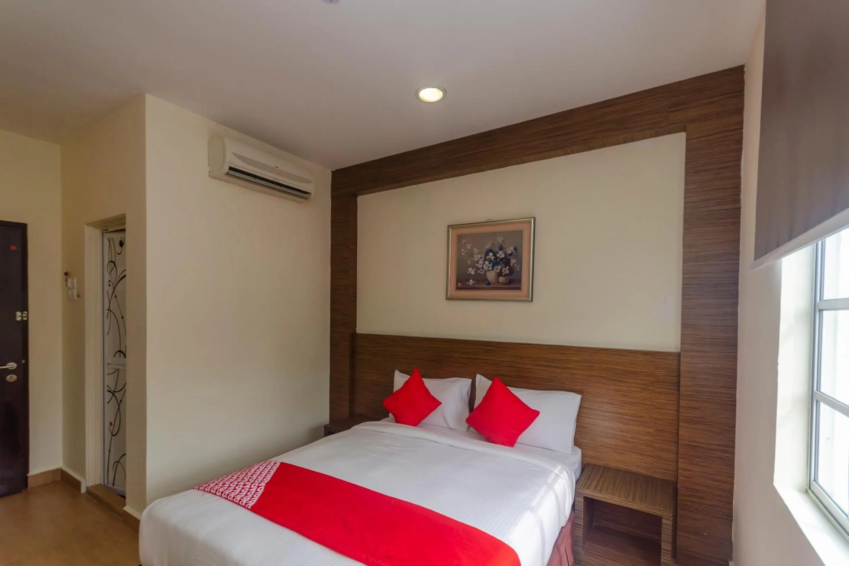 Bedroom, Bed in Hotel O The Vintage Hotel