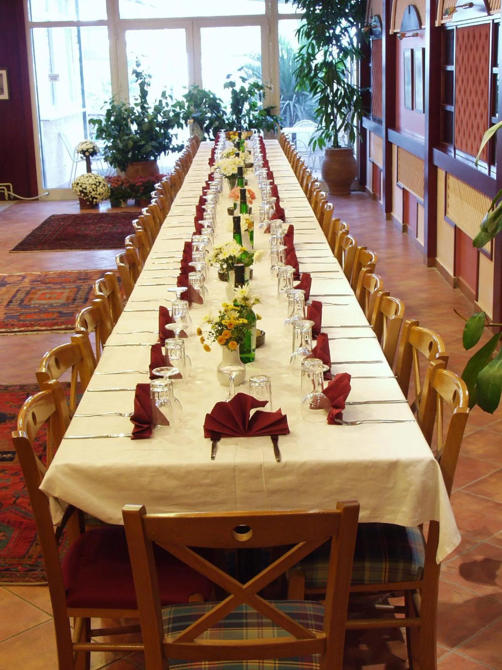 Restaurant/Places to Eat in Hotel Platon Beach