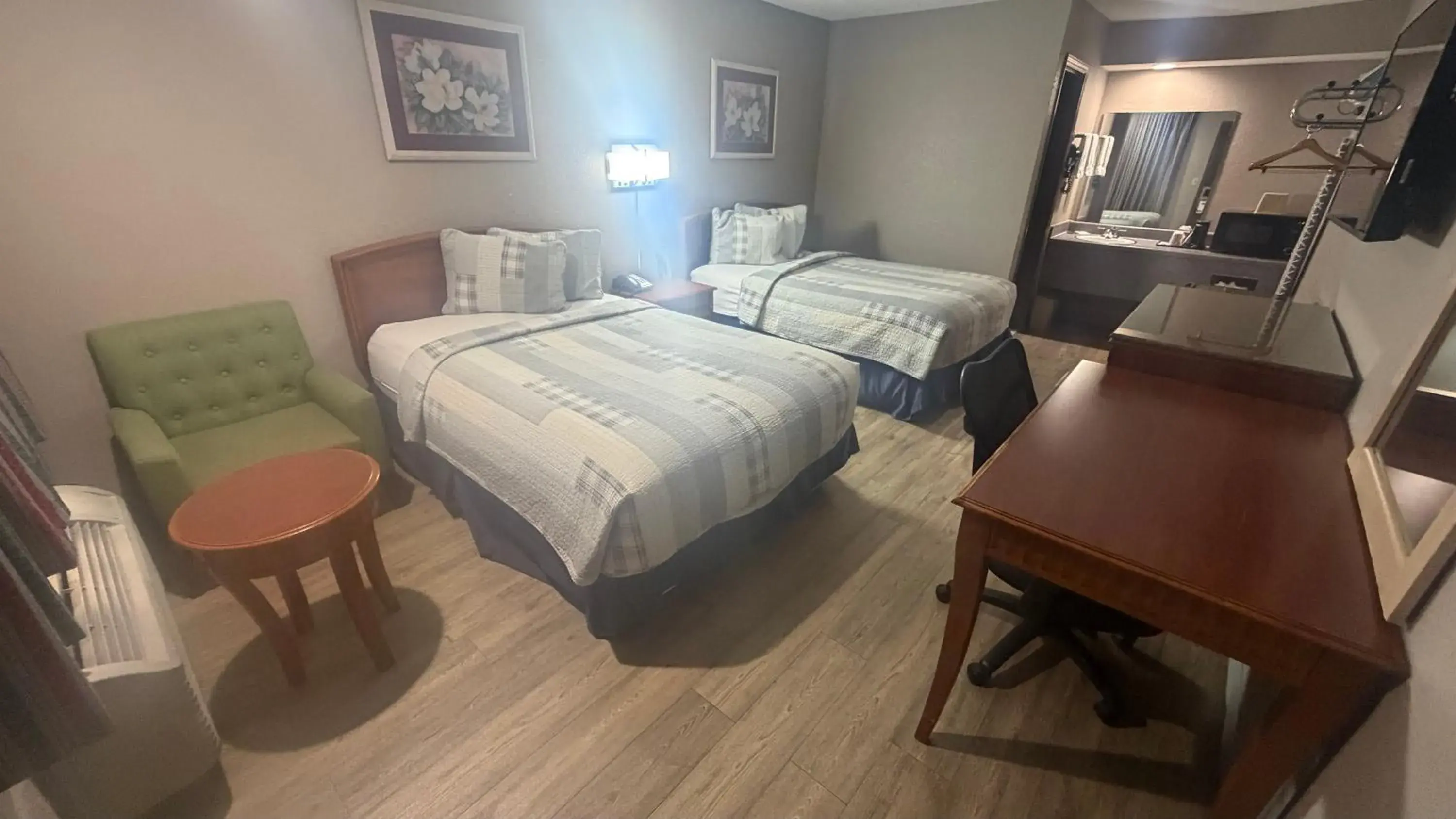 Double Room - Non-Smoking in Colonial Inn Double Room - Non-Smoking in Colonial Inn