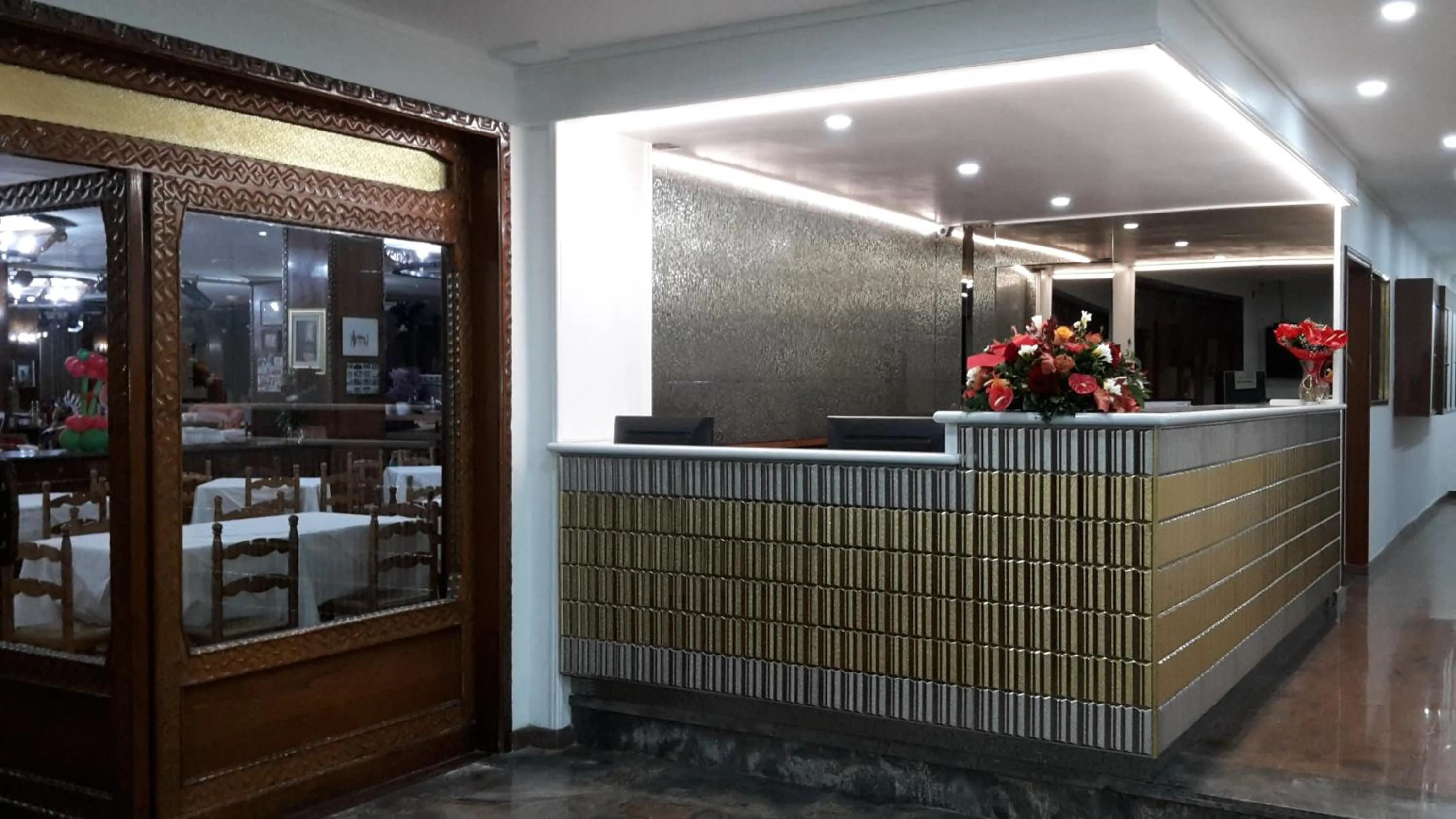 Restaurant/places to eat in Grand Hotel Pavone