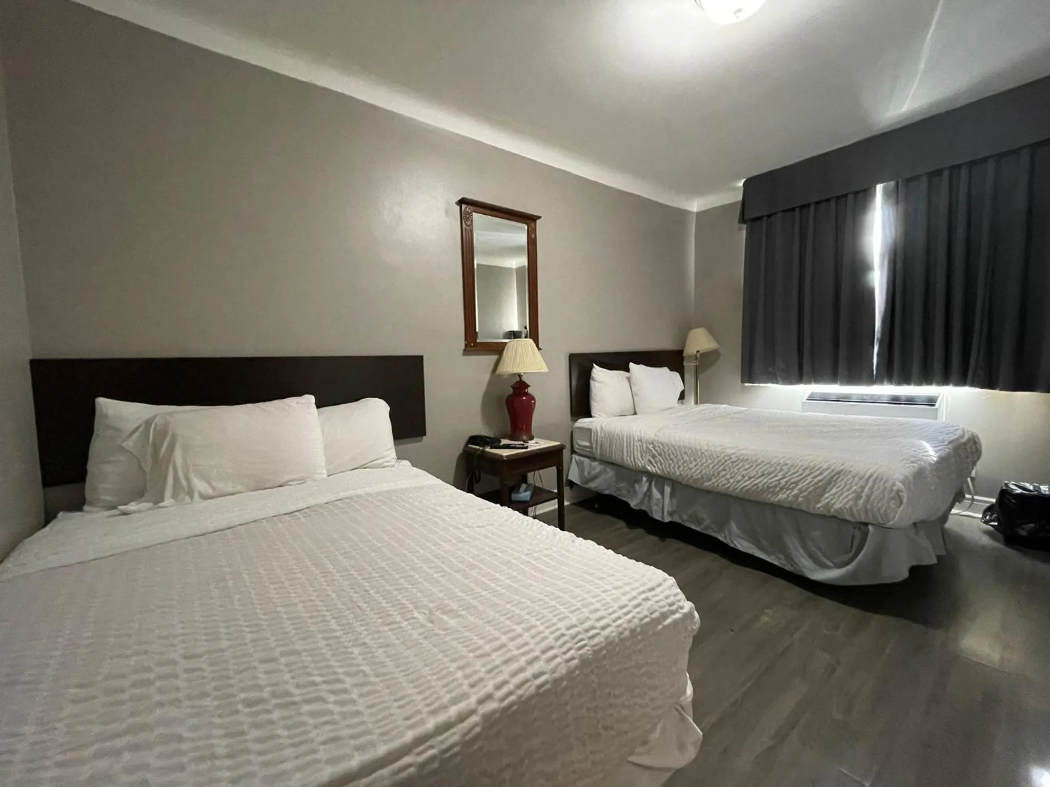 Photo of the whole room, Bed in Travelodge by Wyndham London Ontario