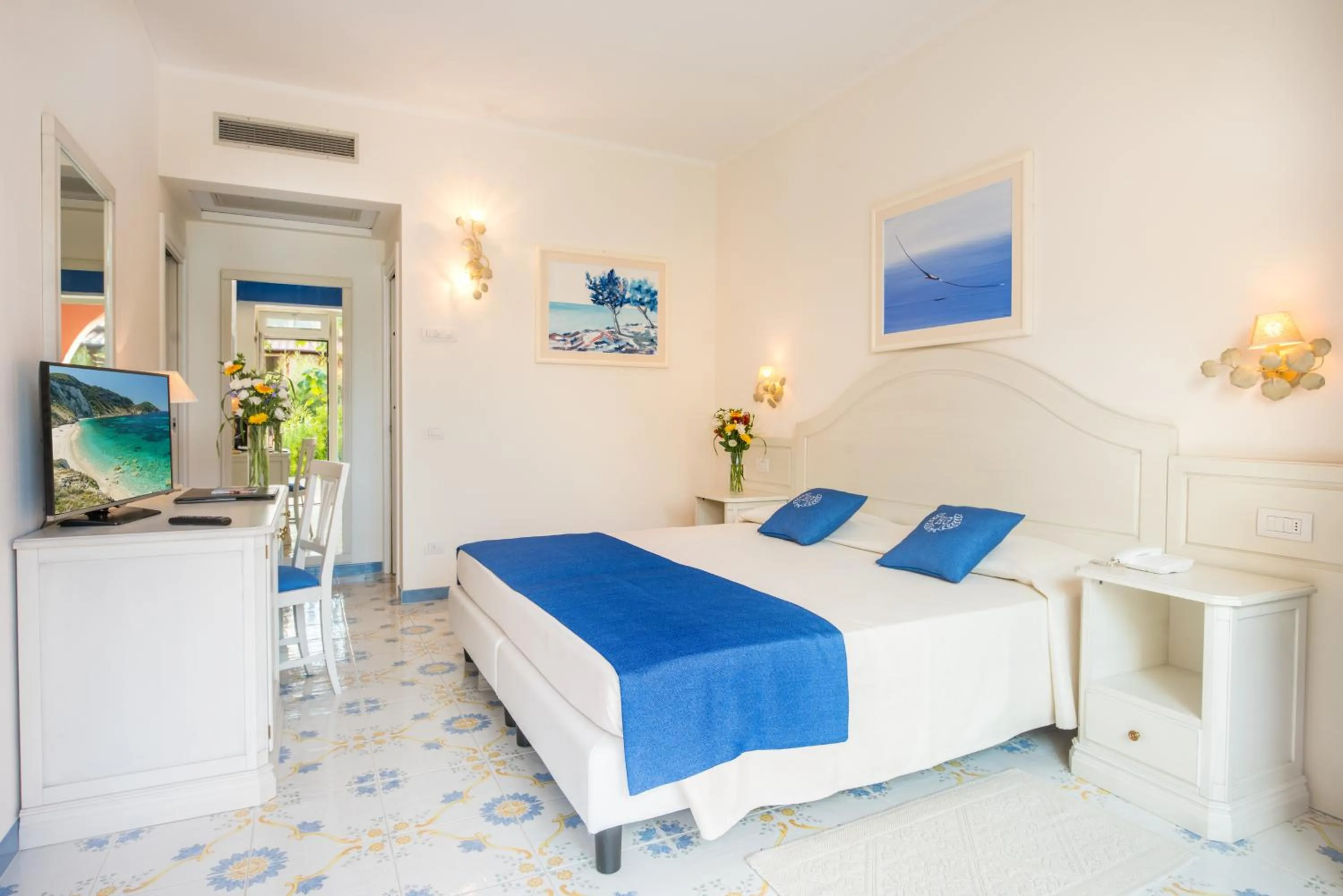 Photo of the whole room, Bed in Hotel Del Golfo