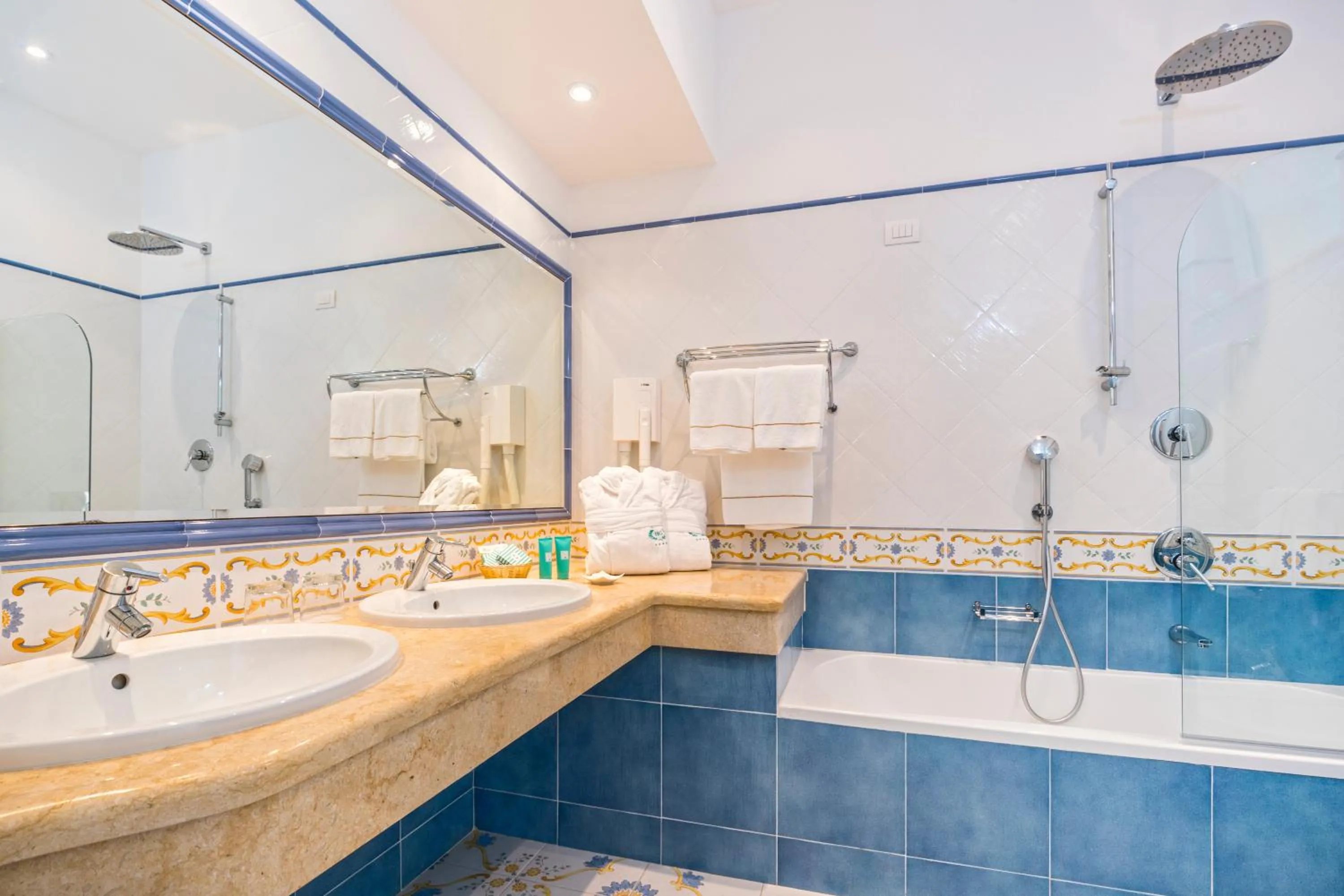 Bathroom in Hotel Del Golfo