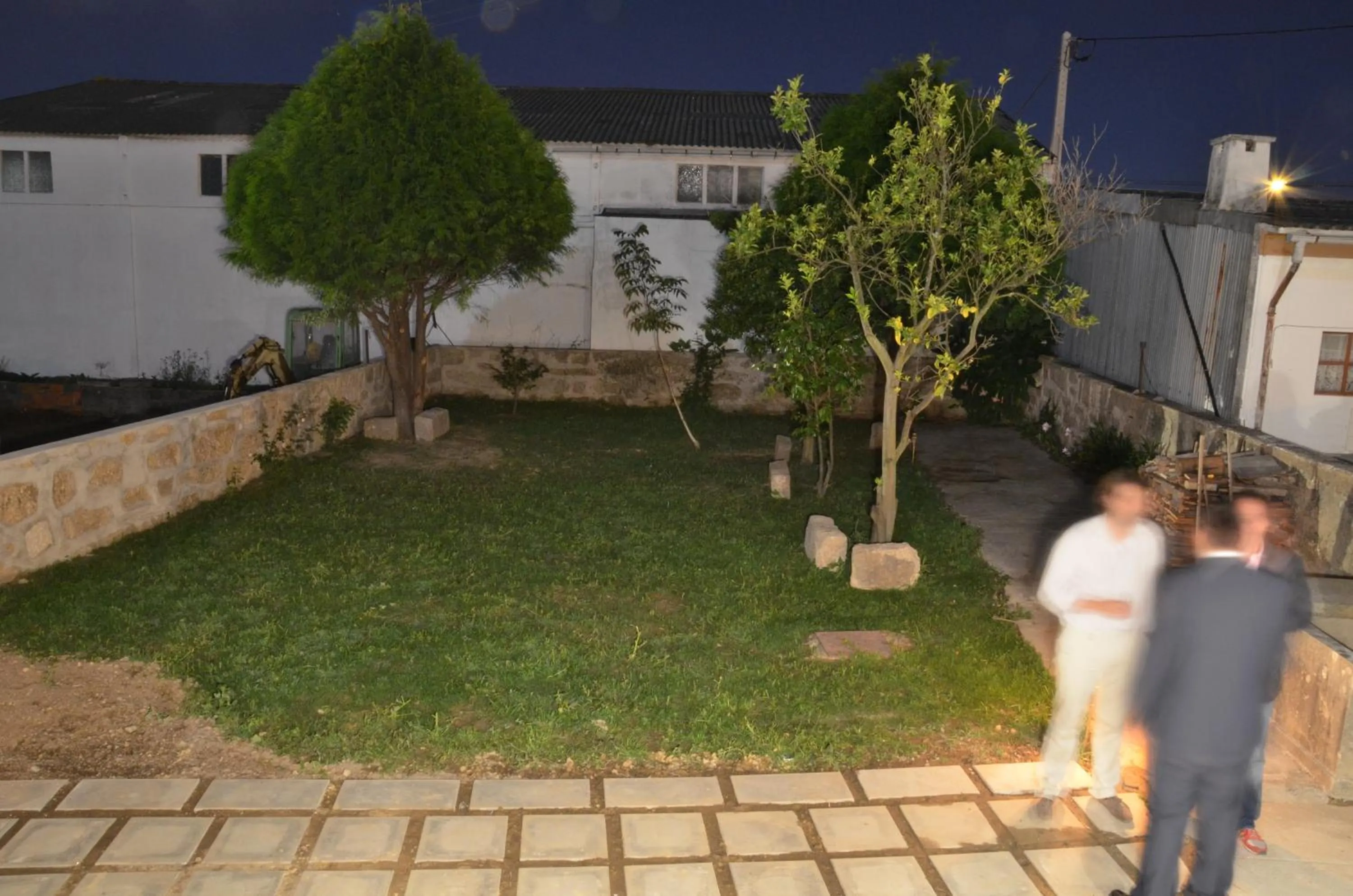 Garden in AirPorto Hostel