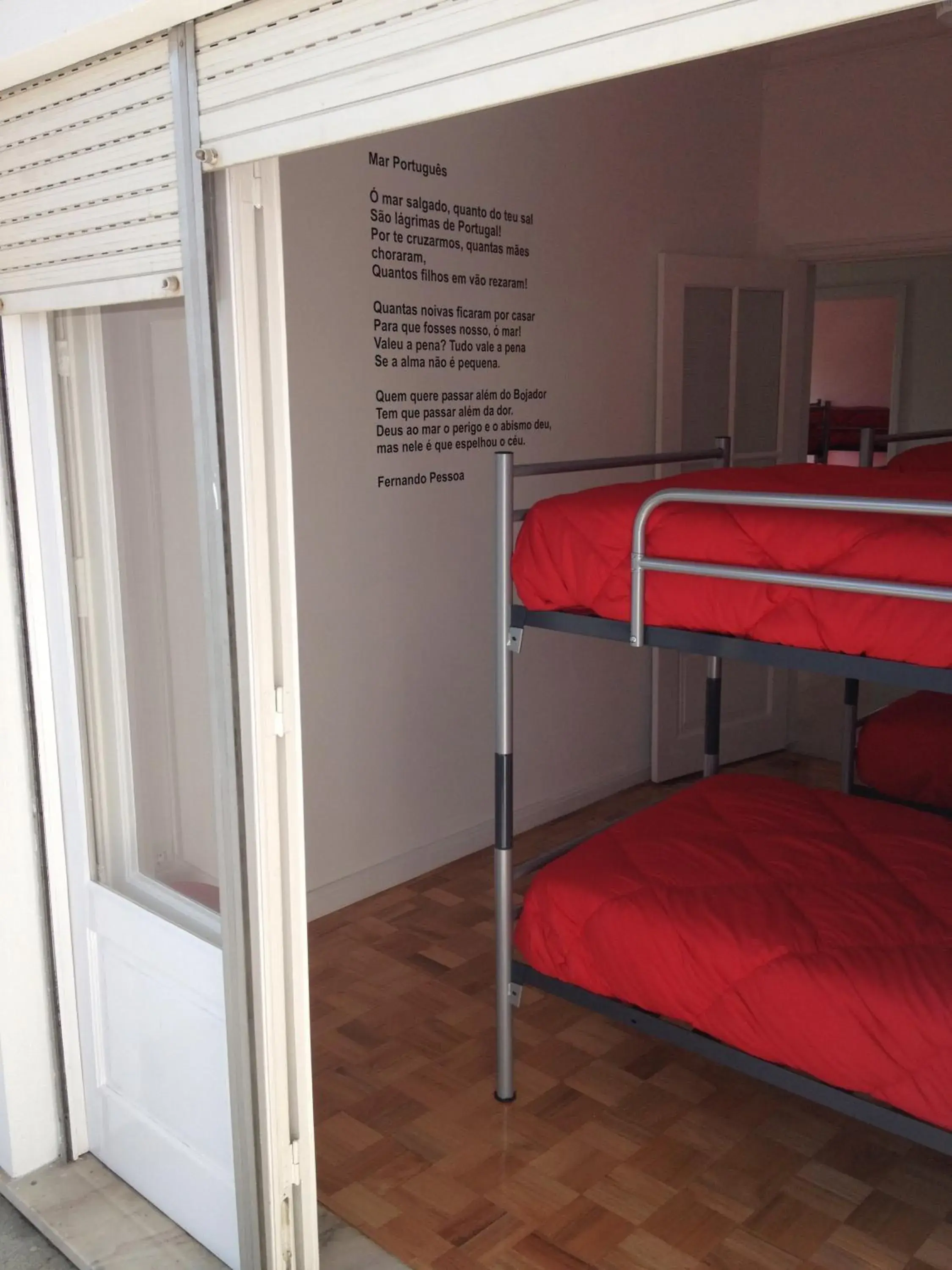 Bed in 4-Bed Mixed Dormitory Room in AirPorto Hostel Bed in 4-Bed Mixed Dormitory Room in AirPorto Hostel