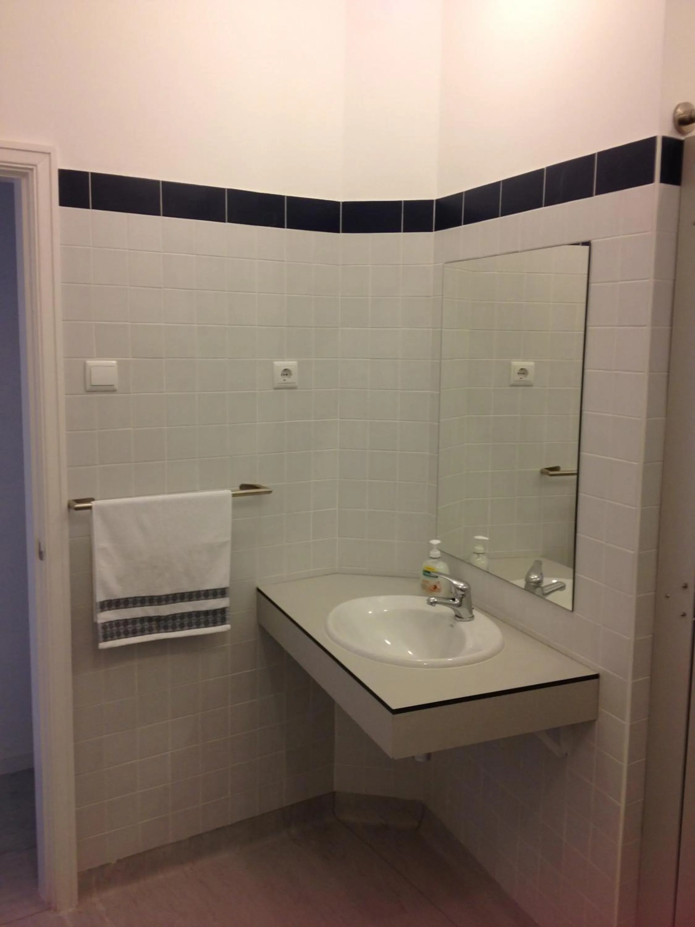 Bathroom in AirPorto Hostel