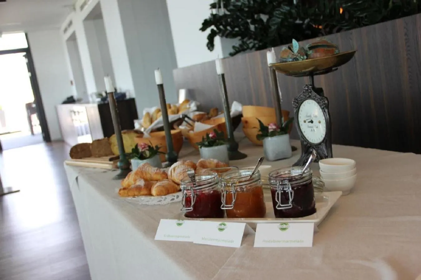 Buffet breakfast in TAUROA Schönberghof Spielberg