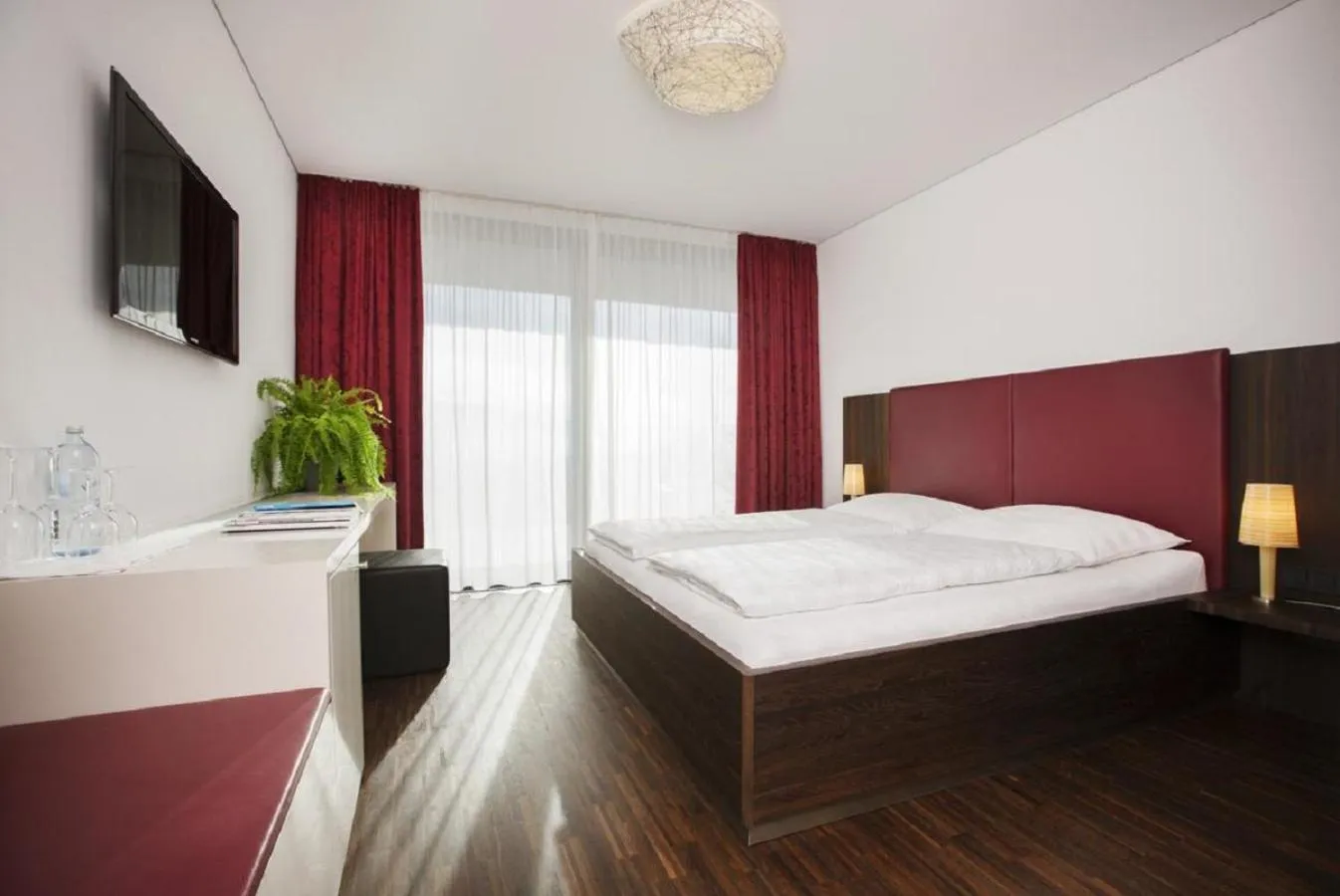 Photo of the whole room, Bed in TAUROA Schönberghof Spielberg