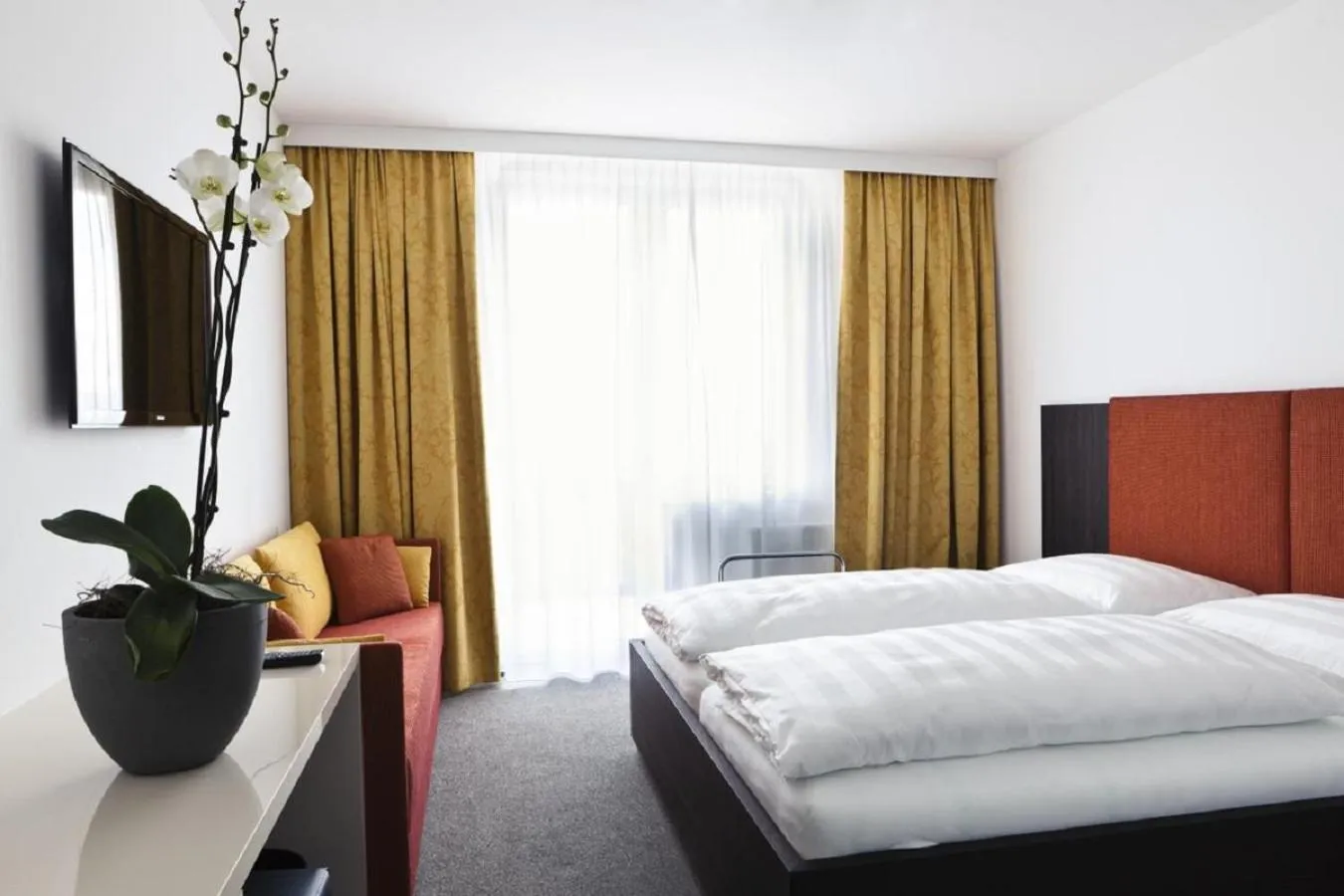 Mountain view, Bed in TAUROA Schönberghof Spielberg