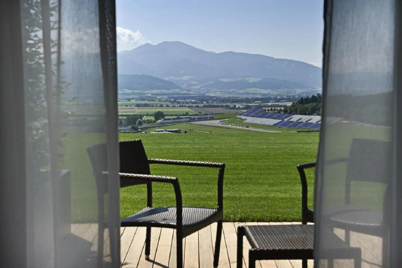 Balcony/Terrace in TAUROA Schönberghof Spielberg