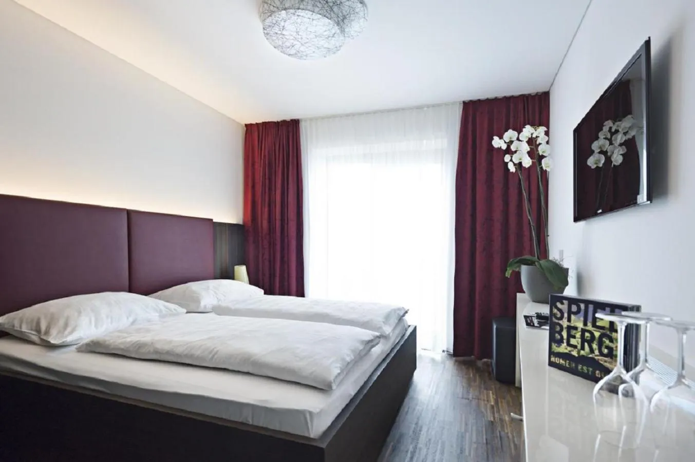 Photo of the whole room, Bed in TAUROA Schönberghof Spielberg