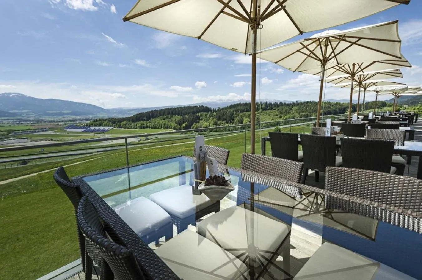 Restaurant/places to eat in TAUROA Schönberghof Spielberg