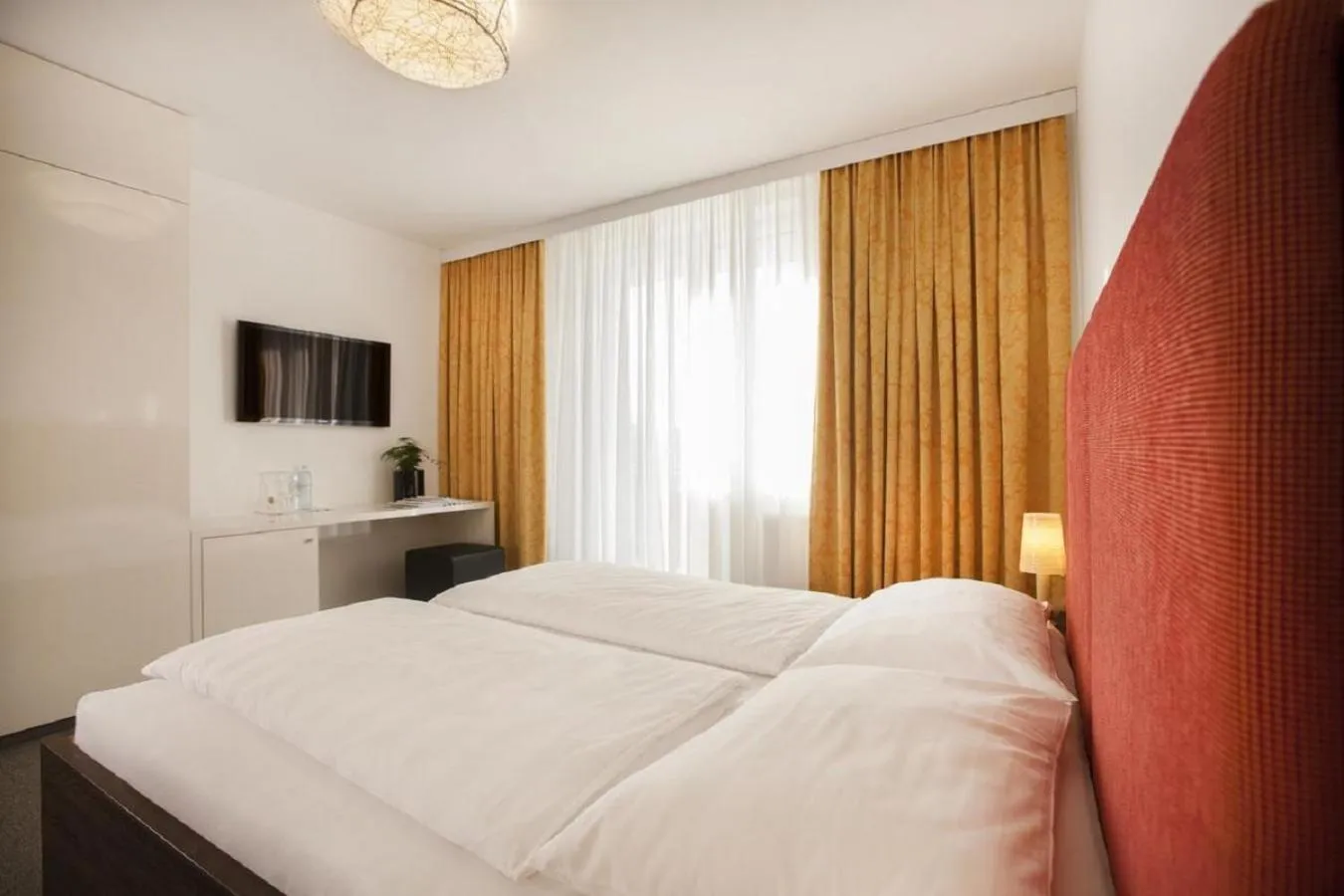 Landmark view, Bed in TAUROA Schönberghof Spielberg