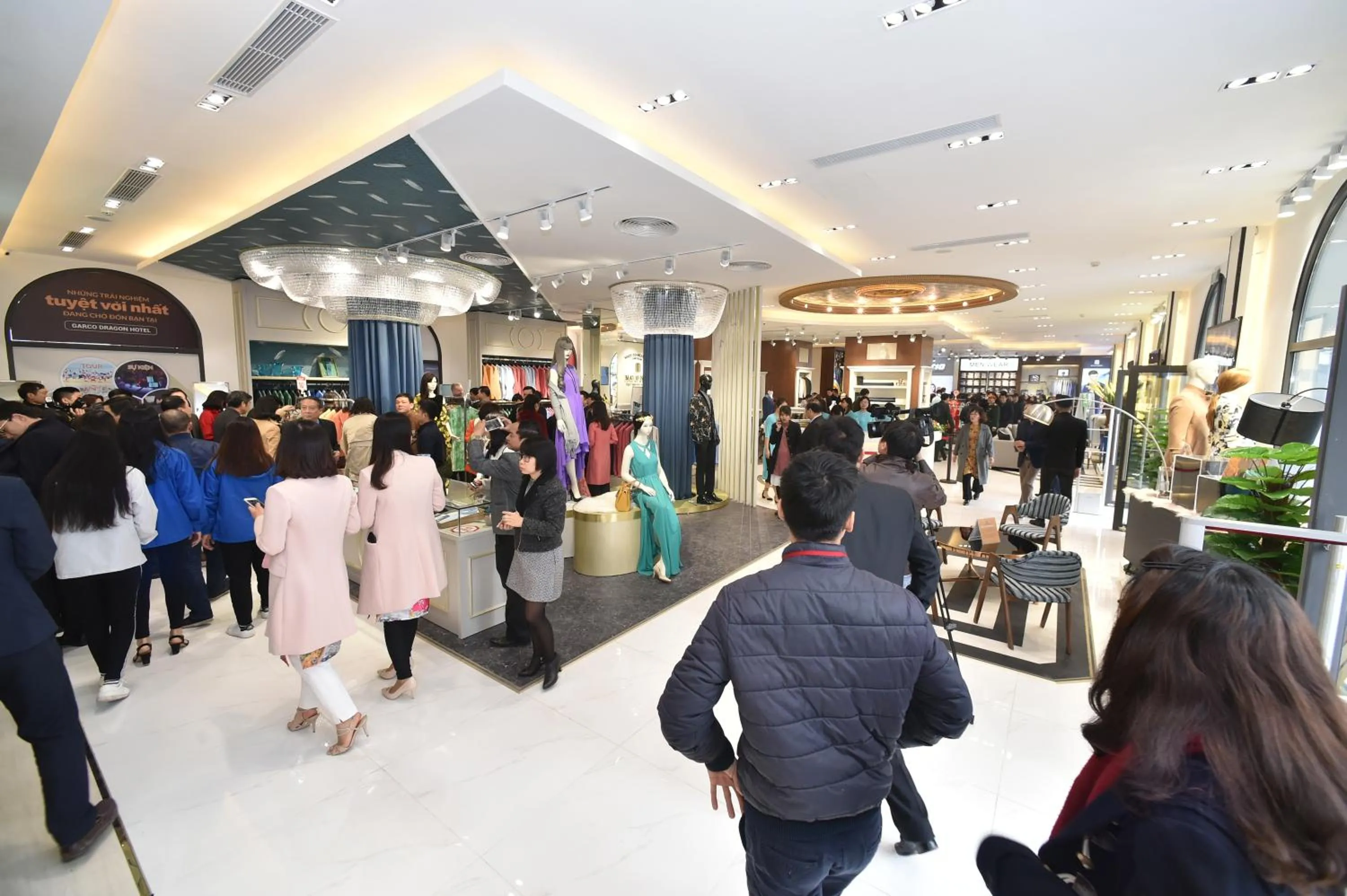 On-site shops in Garco Dragon Hotel 2