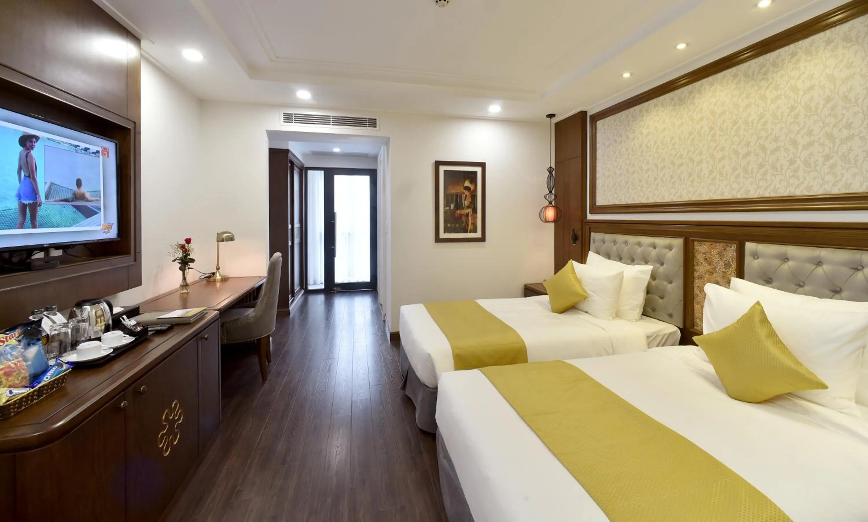 Bed in Garco Dragon Hotel 2