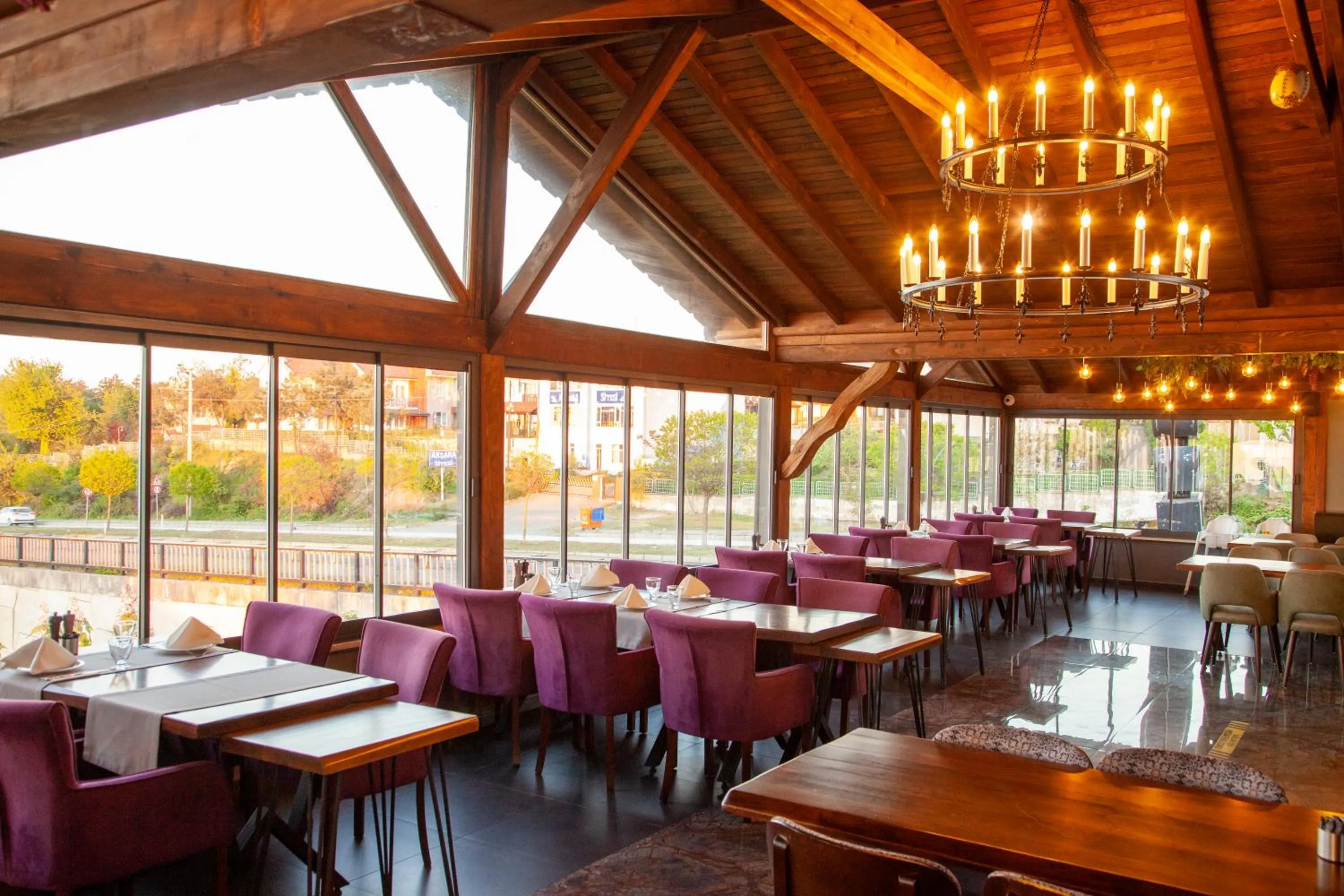 Restaurant/places to eat in AKCAKOCA EFTELYA OTEl