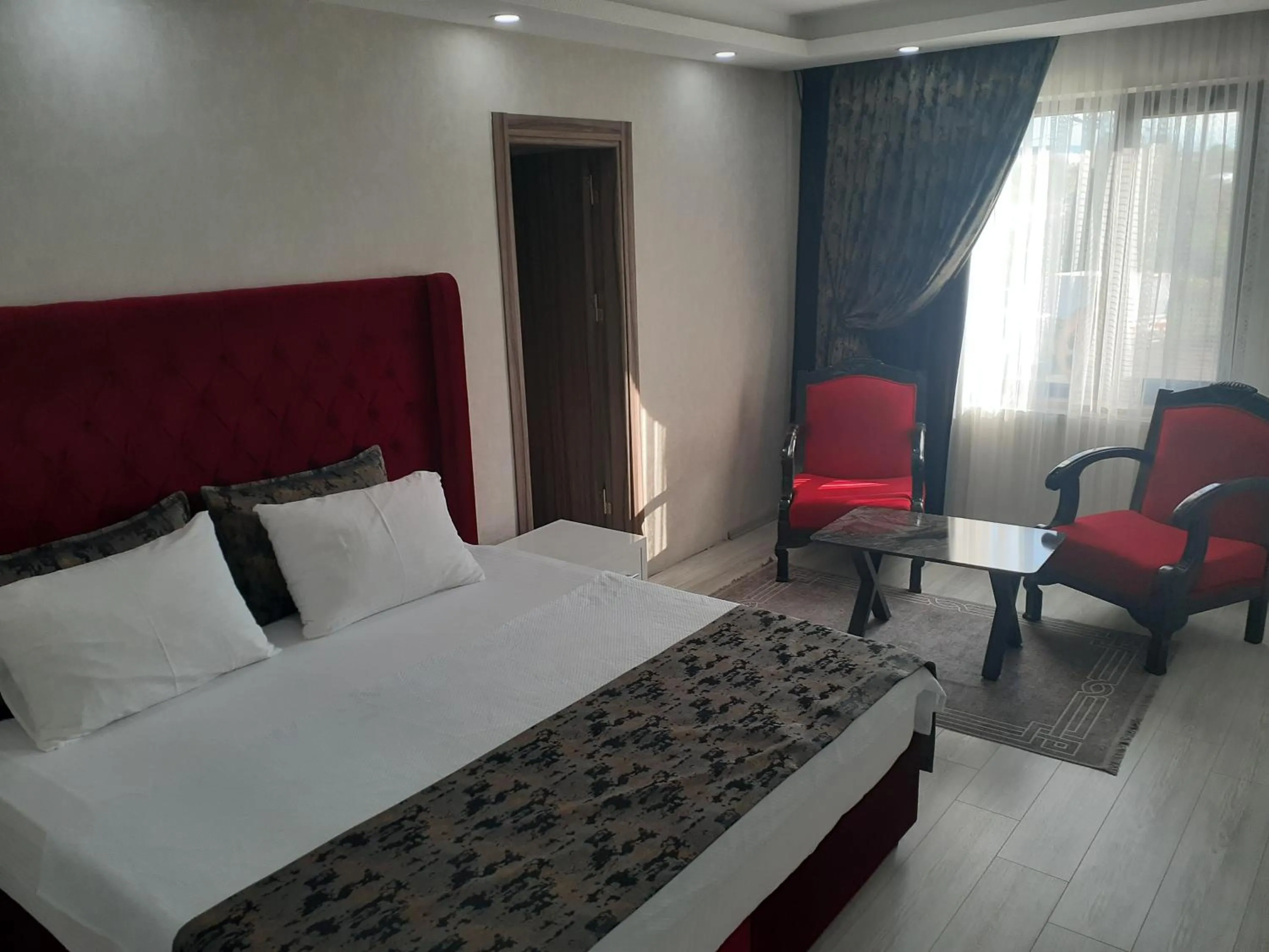 Bed in AKCAKOCA EFTELYA OTEl