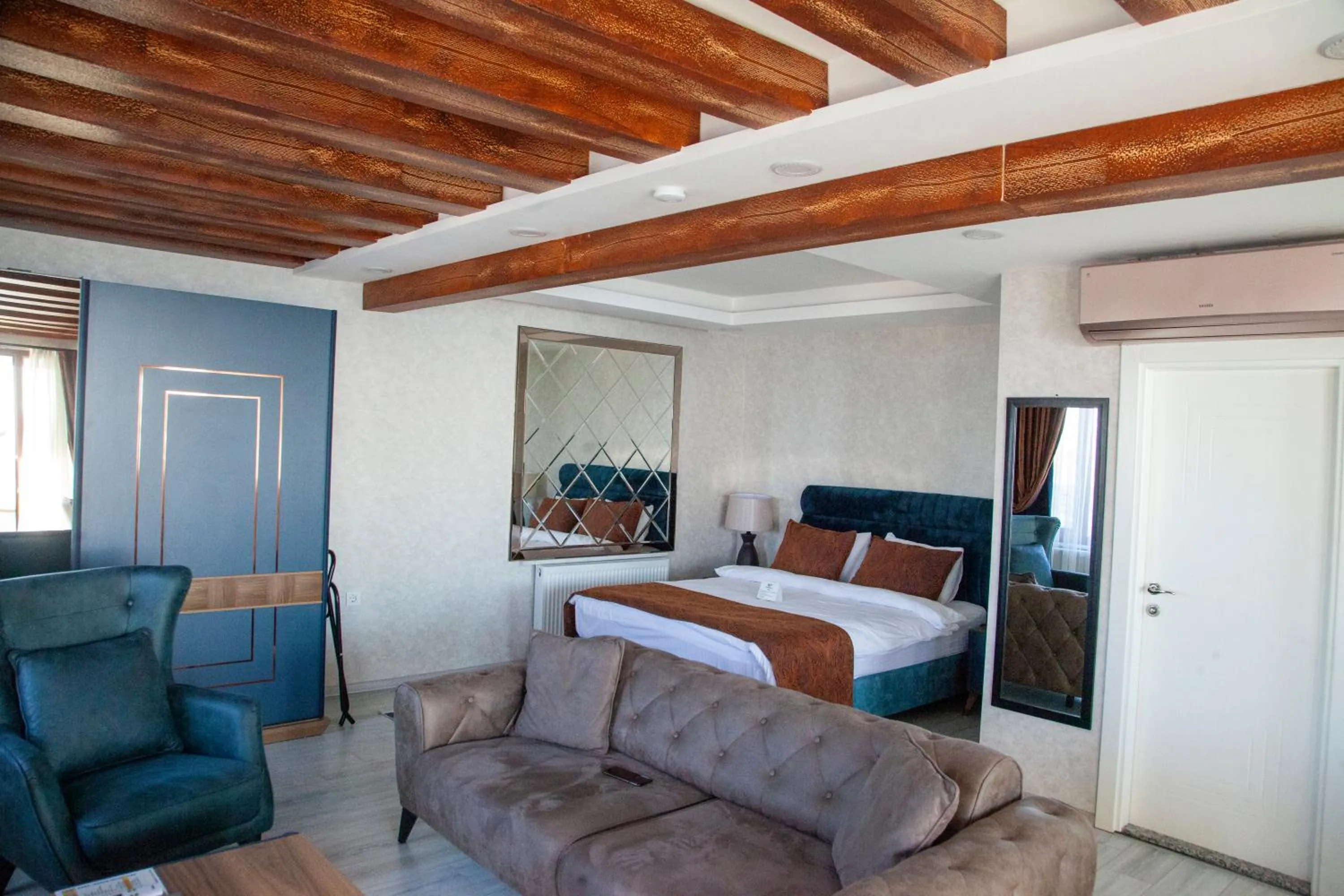 AKCAKOCA EFTELYA OTEl