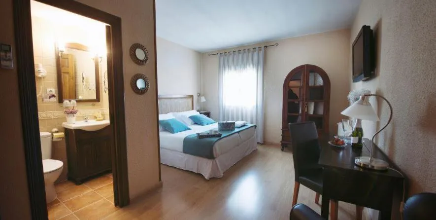 Photo of the whole room, Bed in Hostal Rural Moratín