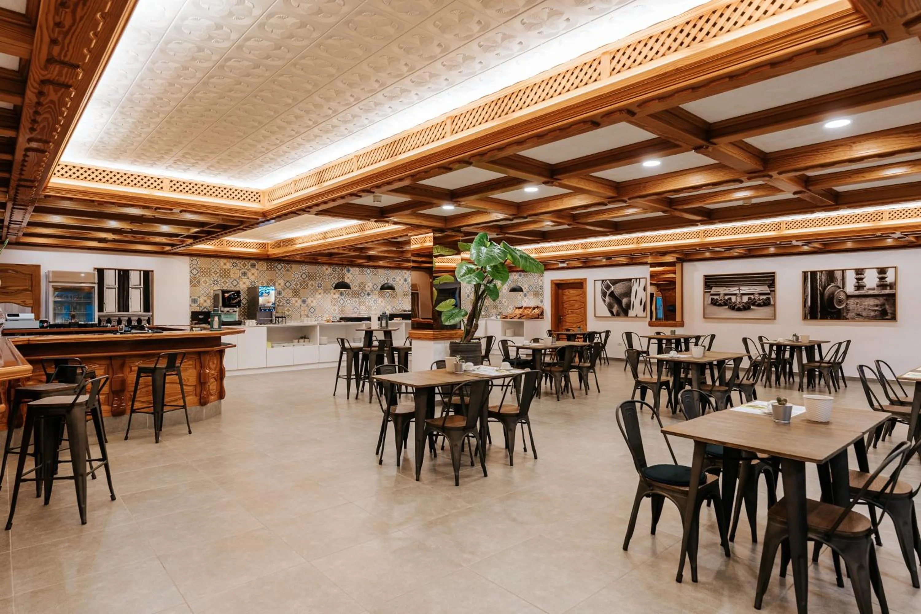 Restaurant/Places to Eat in Atlantis Park Resort