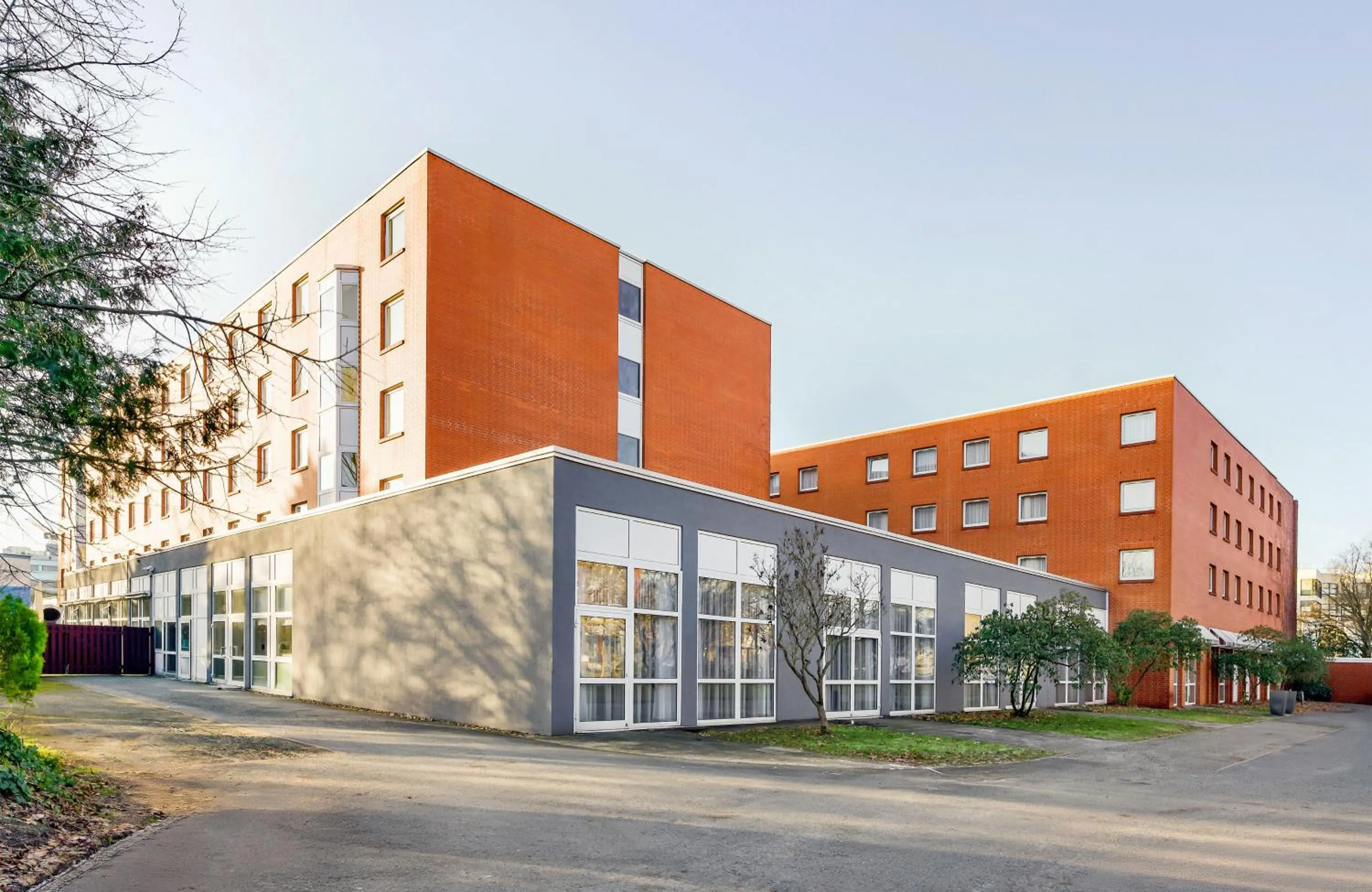 Facade/entrance in ibis Hotel Hannover Medical Park